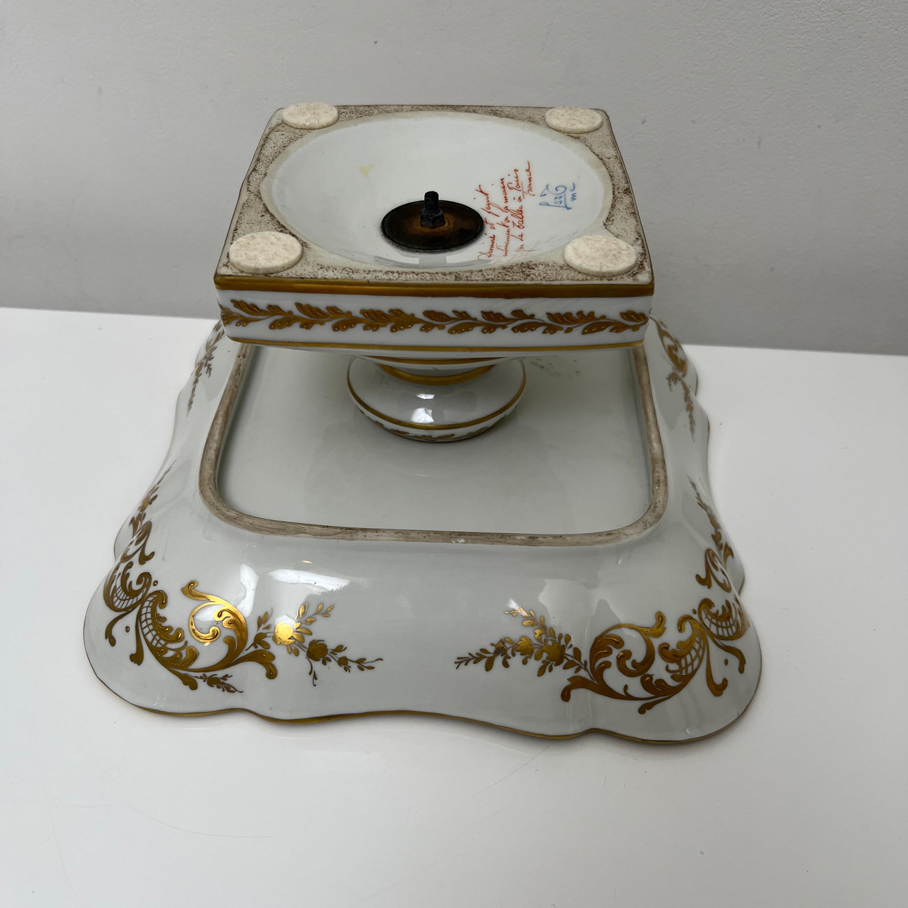 Coupe sur pied porcelaine blanche décor doré fait main, Le Tallec, Paris, 1963 For Sale 8