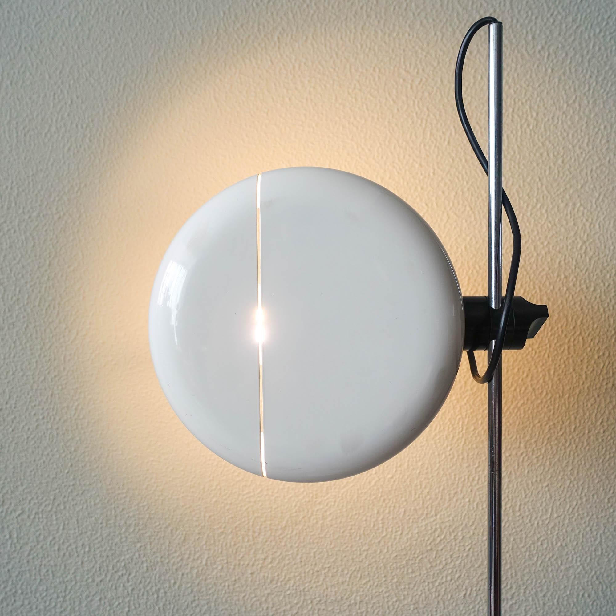 Mid-20th Century Coupé White Floor Lamp by Joe Colombo for Oluce, 1967