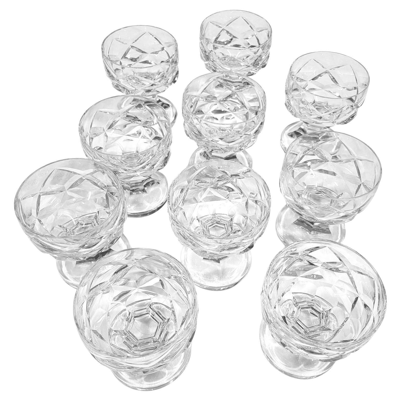 20th Century Coupes en cristal soufflé et taillé style Saint Louis Francais (set of 10) For Sale