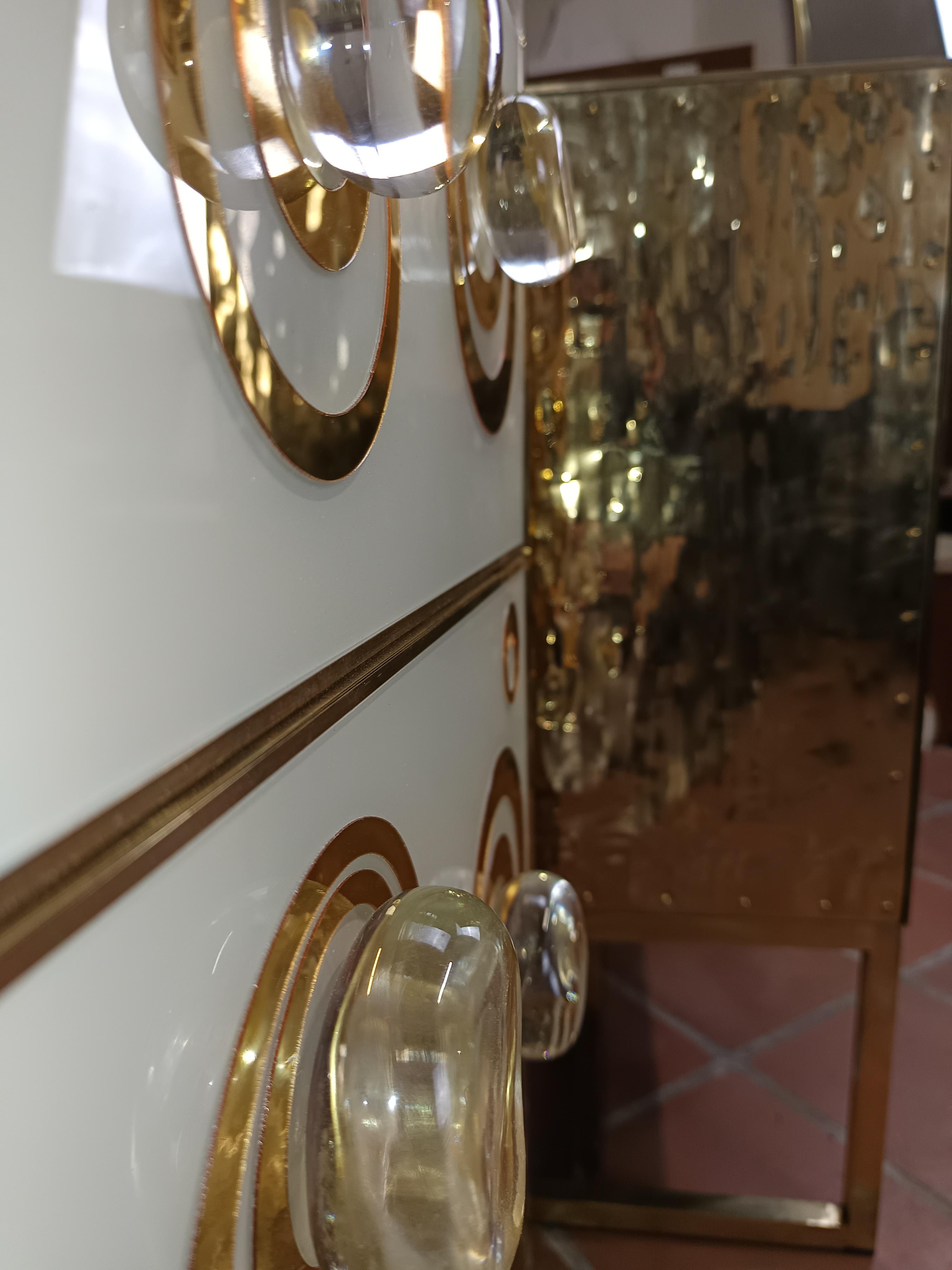 Maravilloso Estudio de Murano blanco y dorado de mediados de siglo justfurnituress Disponible Latón en venta