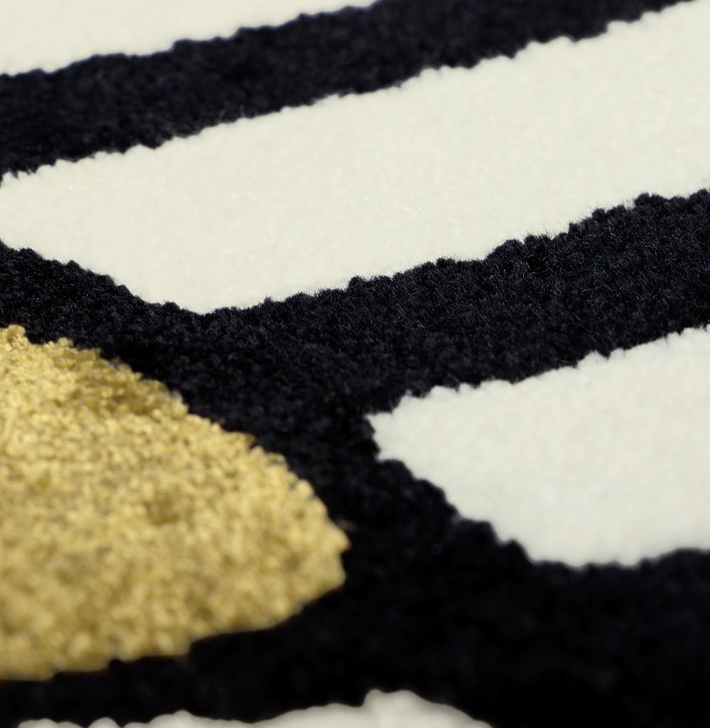 Zweifarbiger Teppich aus handgetufteter Wolle und botanischer Seide im Zustand „Neu“ im Angebot in New York, NY