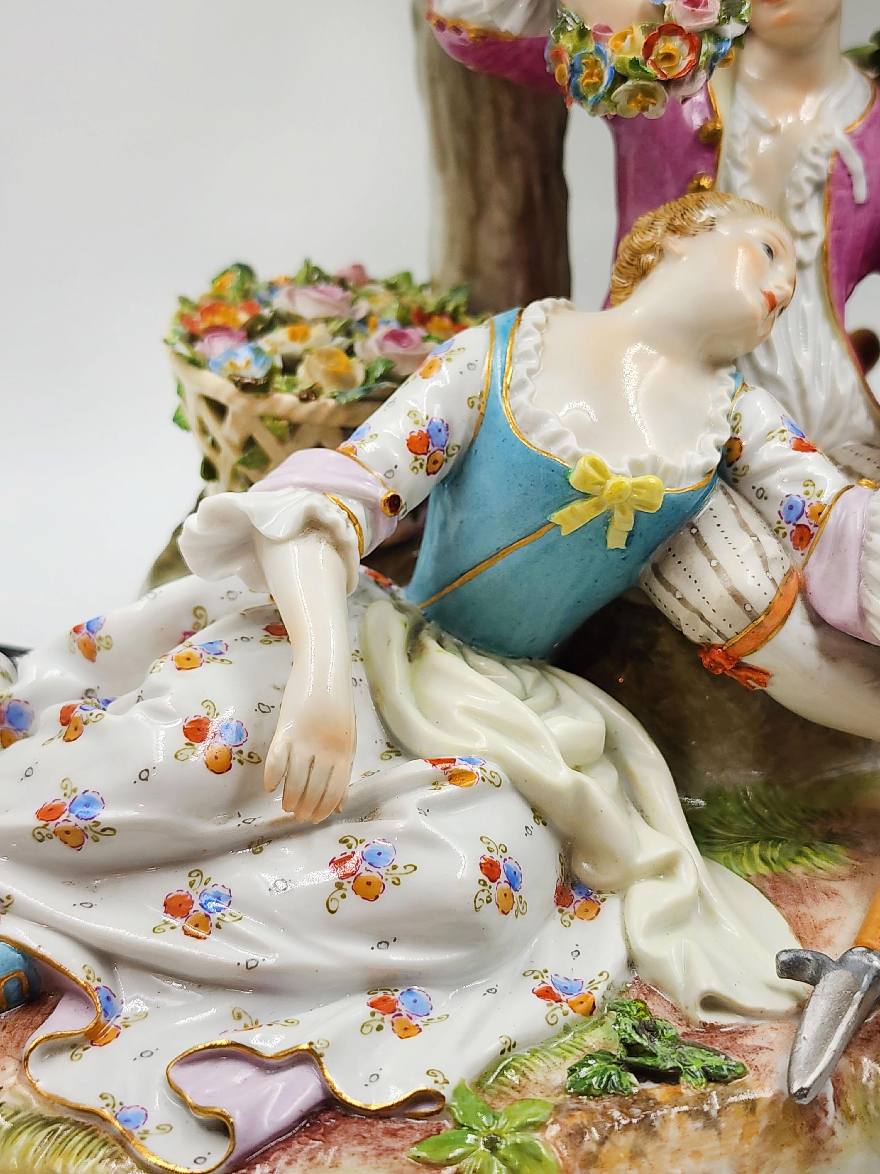 Belle Époque Figura di coppia in Meissen Porcelain, Design di Johann Joachim Kaendler in vendita