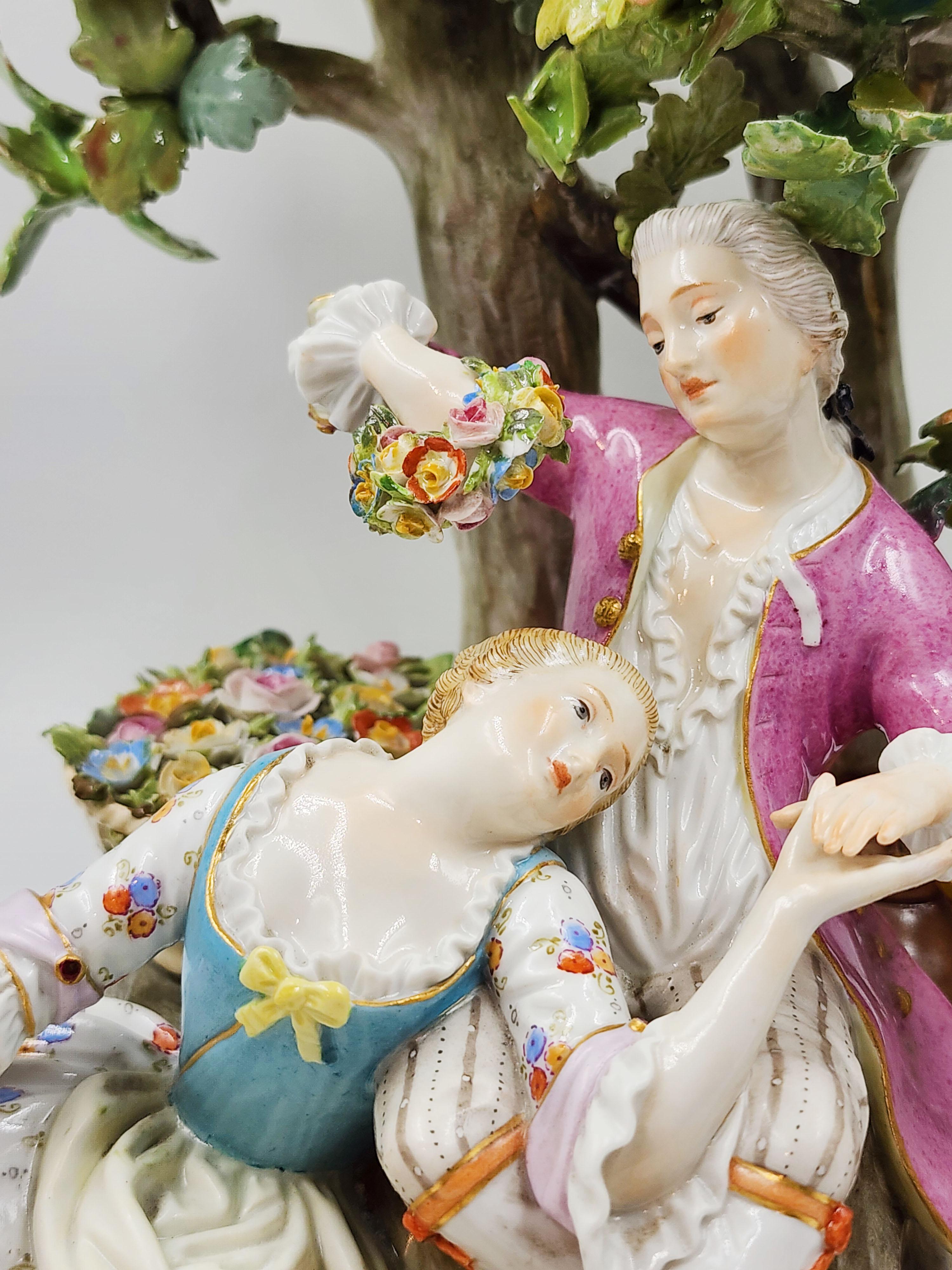XIX secolo Figura di coppia in Meissen Porcelain, Design di Johann Joachim Kaendler in vendita