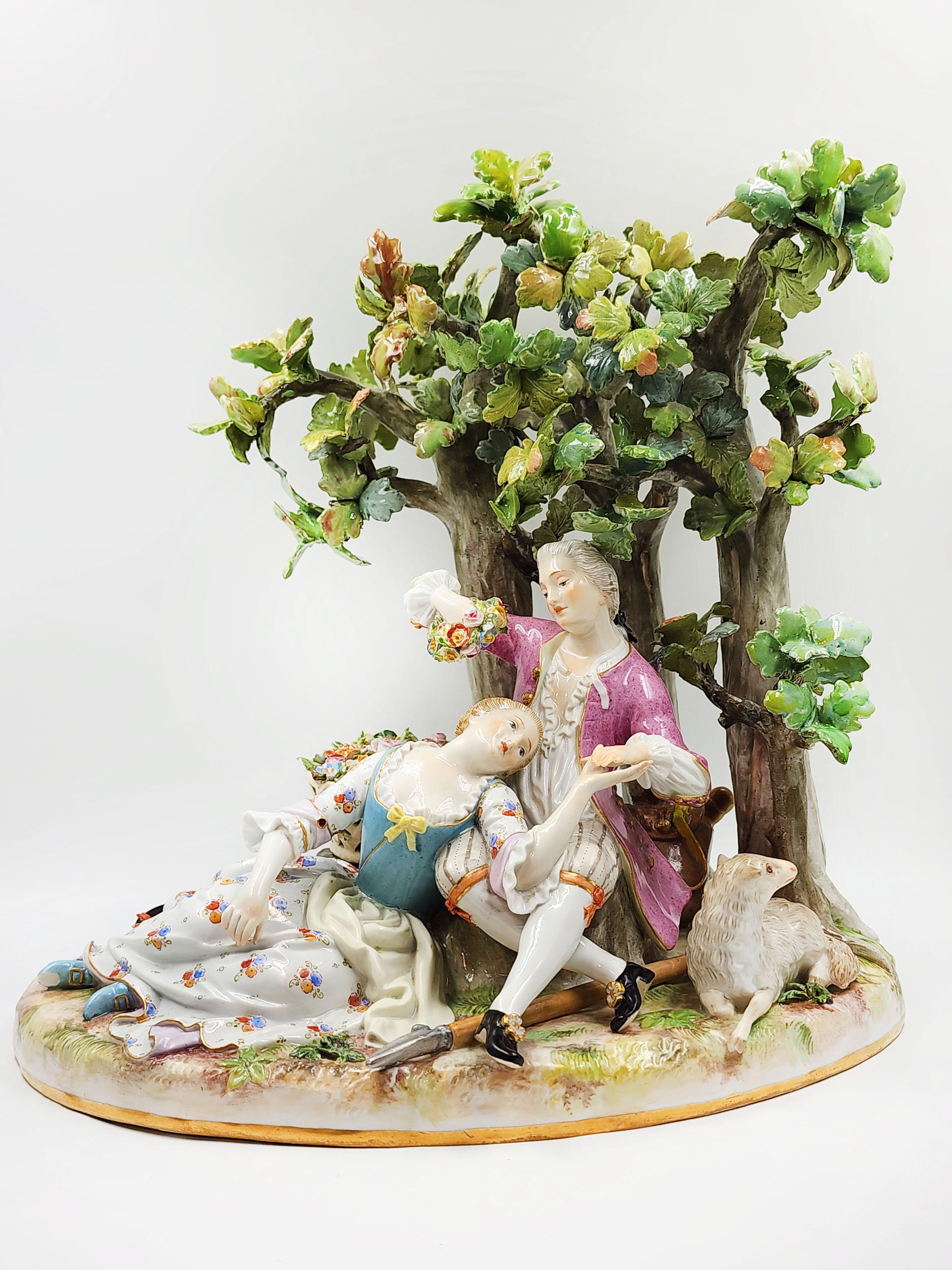 Porcellana Figura di coppia in Meissen Porcelain, Design di Johann Joachim Kaendler in vendita