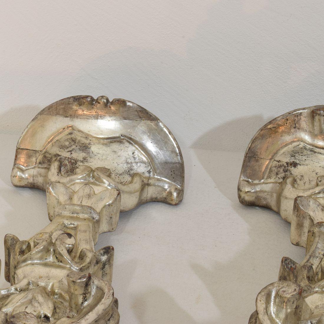 Couple of 18th Century Italian Baroque Carved Wooden And Silvered Candlesticks For Sale 14