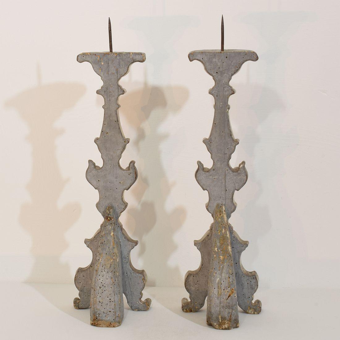 Couple of 18th Century Italian Baroque Carved Wooden And Silvered Candlesticks For Sale 1
