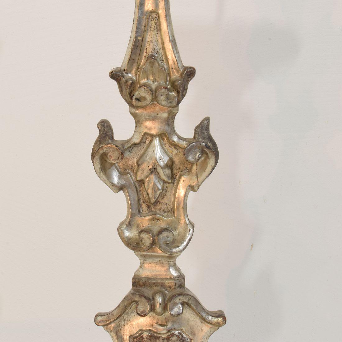 Couple of 18th Century Italian Baroque Carved Wooden And Silvered Candlesticks For Sale 4