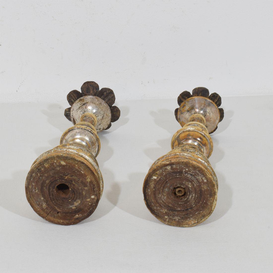 Couple of 18th Century Italian Neoclassical Silvered Wooden Candlesticks in vendita 11