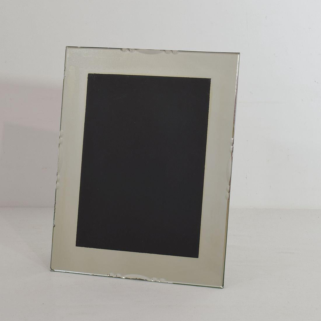 Pair of elegant French Hollywood Regency mirror picture photo frames. Lovely clear mirrored glass. Picture frames can be placed either in portrait or in landscape position. Easel and back in decorative paper.
Measurements: H:18-30cm W:13-24cm D:1cm.