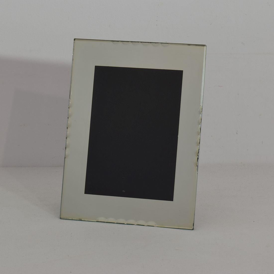 Pair of elegant French Hollywood Regency mirror picture photo frames. Lovely clear mirrored glass. Picture frames can be placed either in portrait or in landscape position. Easel and back in decorative paper.
Measurements: H 24-36cm, W 18-30cm, D 1