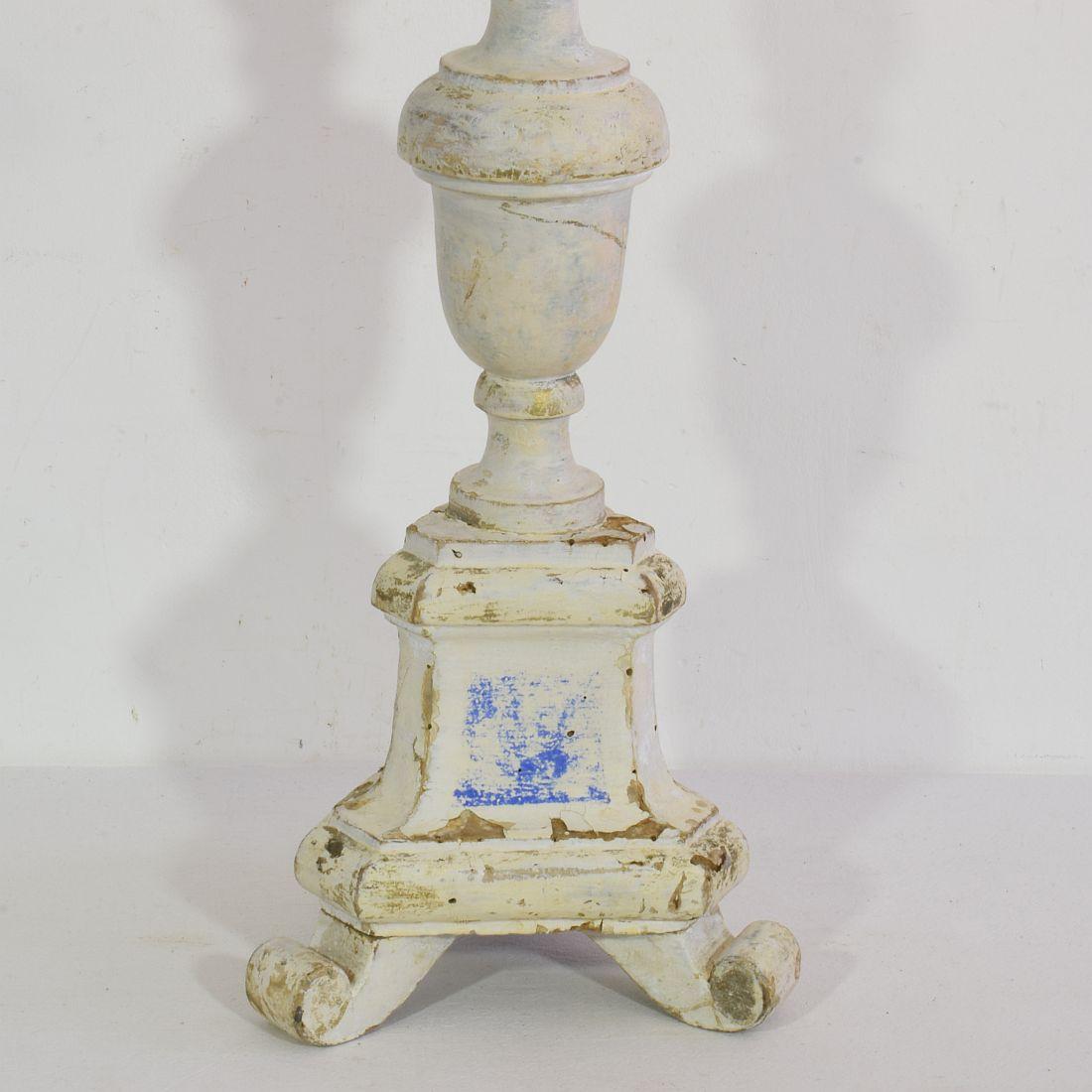 Couple of 19th Century Italian Carved Wooden Candleholders in Neoclassical Style For Sale 9