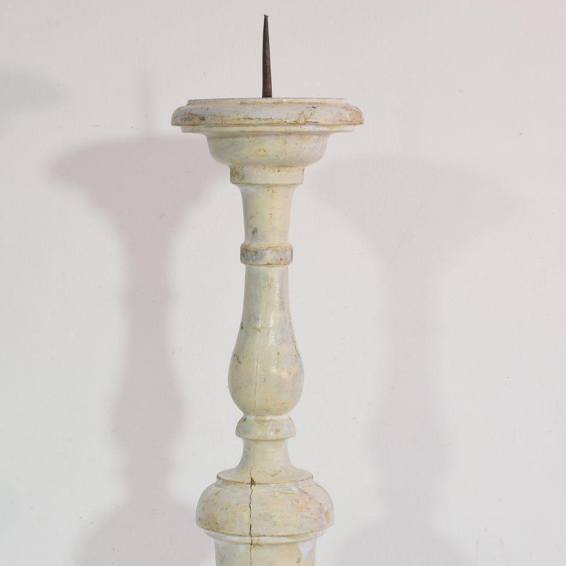 Couple of 19th Century Italian Carved Wooden Candleholders in Neoclassical Style For Sale 10