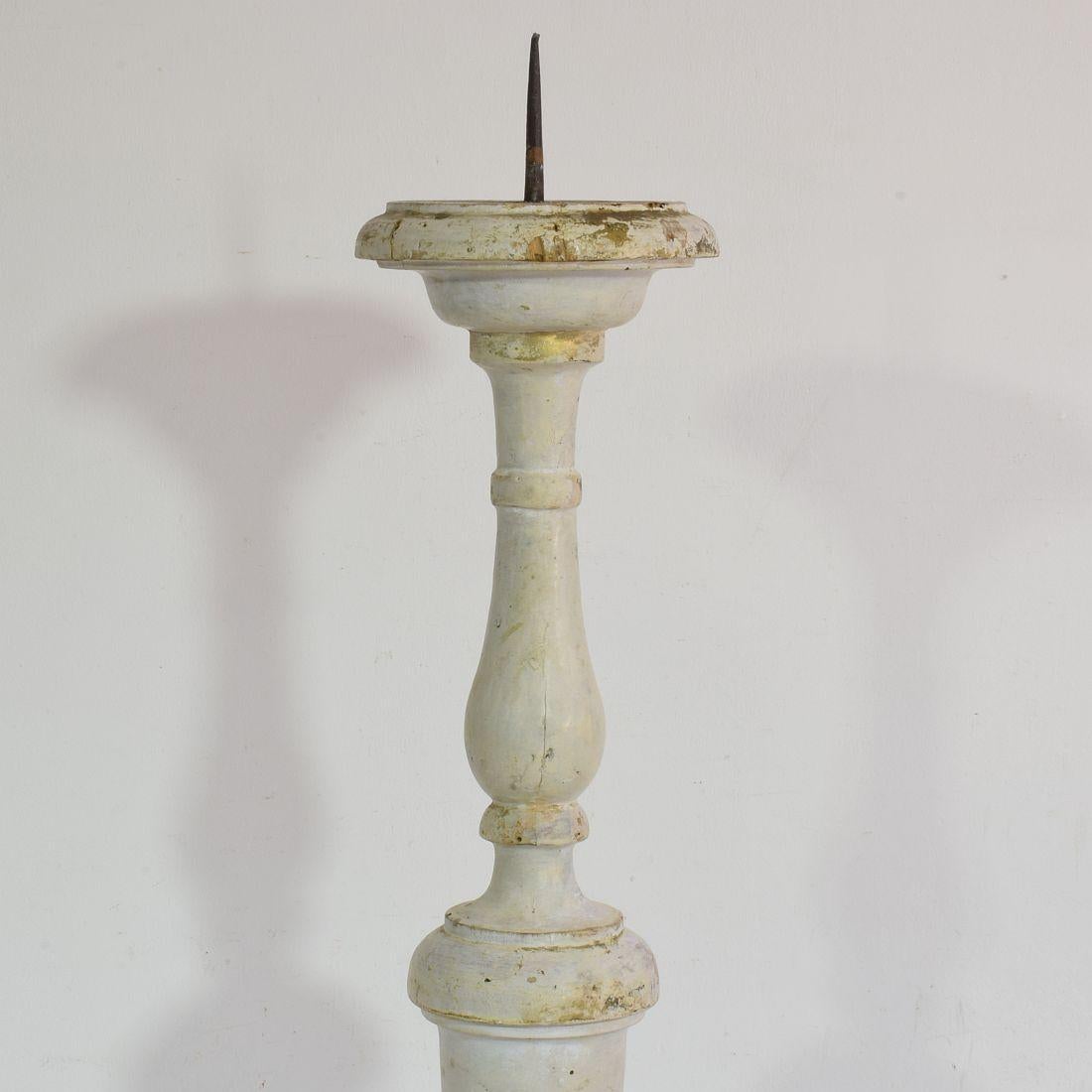Couple of 19th Century Italian Carved Wooden Candleholders in Neoclassical Style For Sale 3