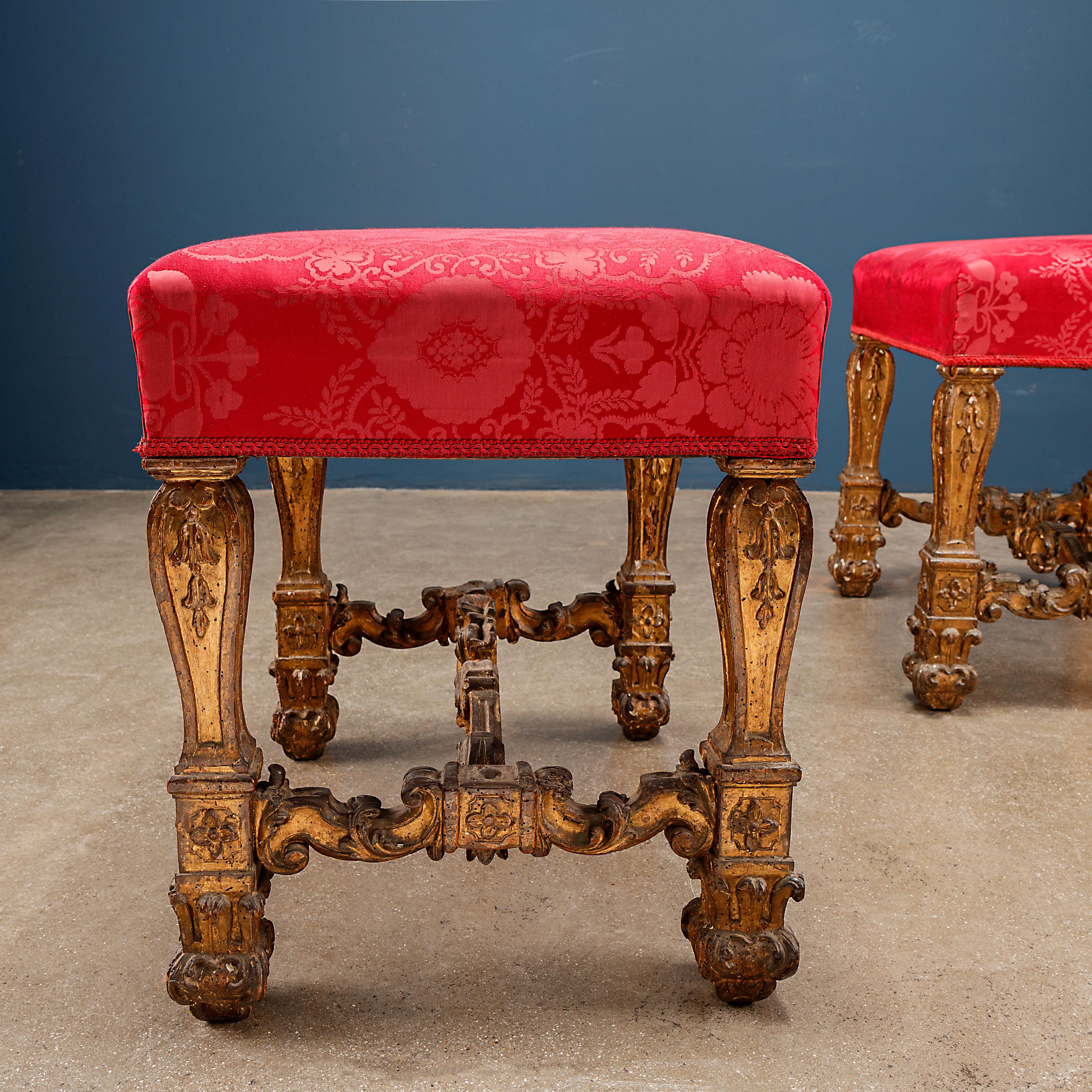 Couple of Baroque Stools Wood Italy XVII Century In Good Condition In Milano, IT