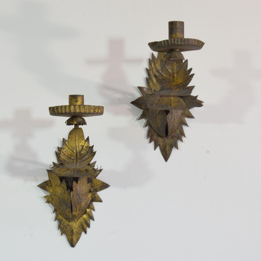 Couple of Early 20th Century Spanish Gilded Metal Wall Candleholders / Sconces In Good Condition In Buisson, FR
