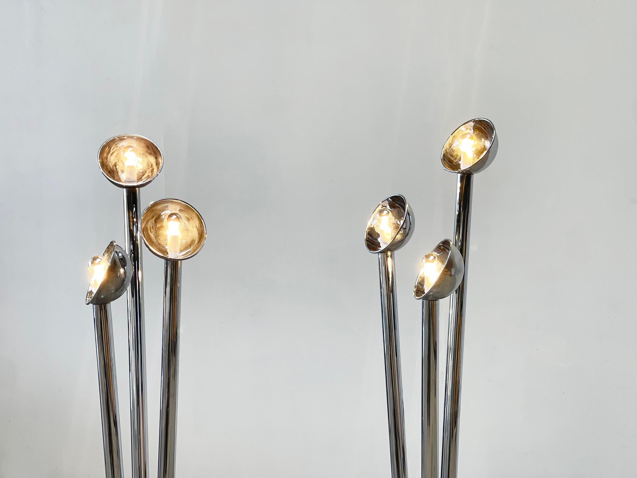 Late 20th Century Couple of elegant chrome floorlamps For Sale