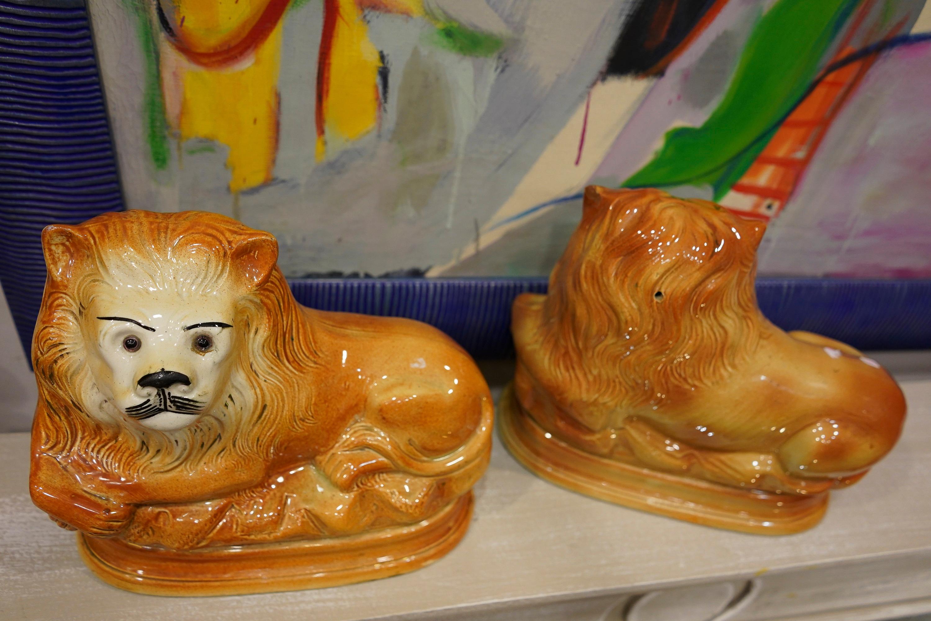 Couple of English Cinnamon Ceramic Lions Staffordshire Manufacture, Crystal Eyes 6