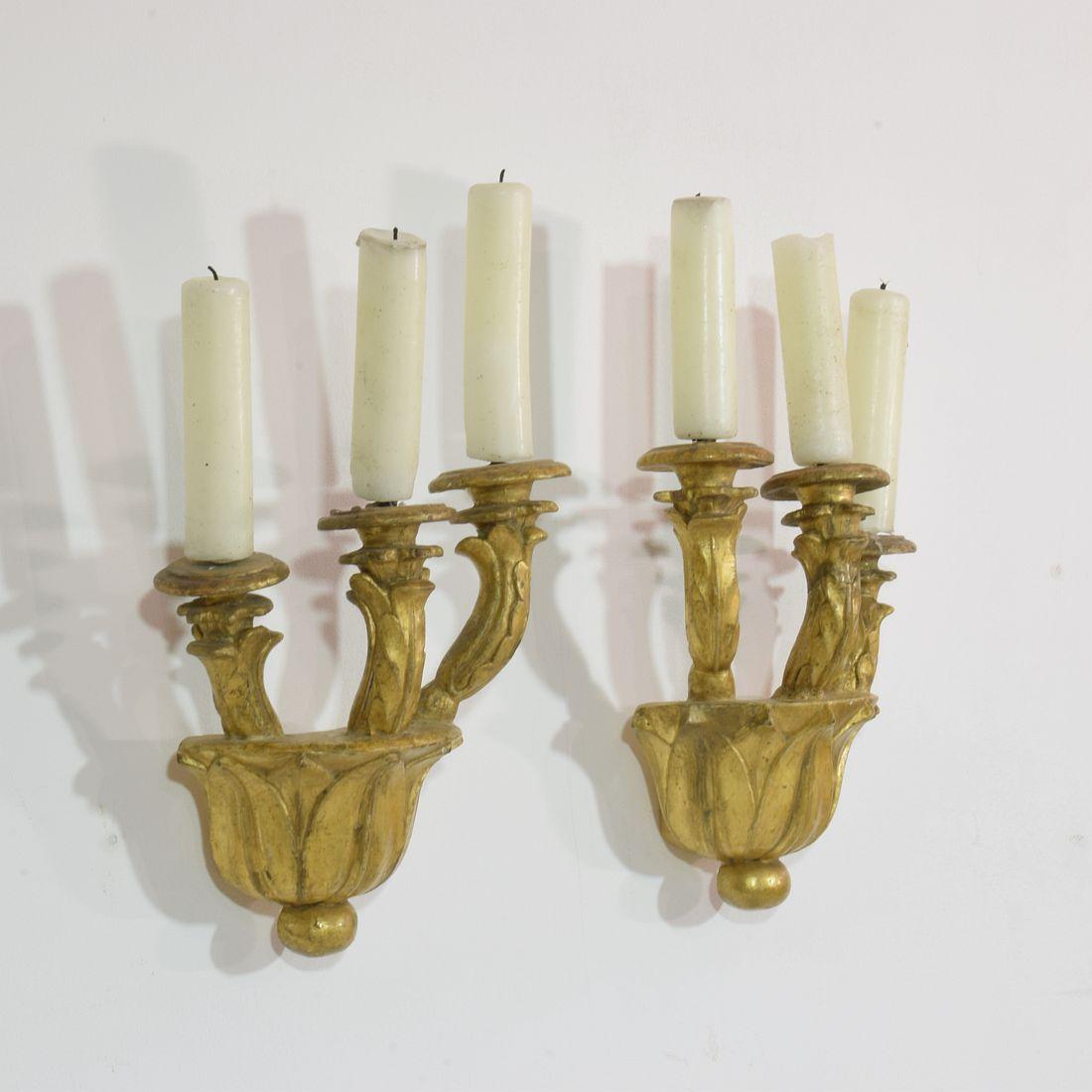 Couple of Italian 18th Century Giltwood Baroque Candleholders or Sconces In Good Condition In Buisson, FR
