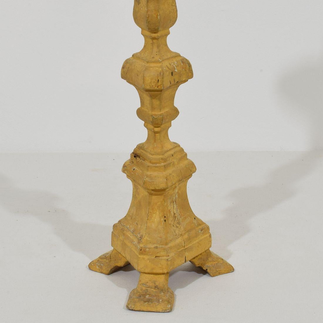 Coppia di portacandele in legno dorato neoclassico italiano della fine del XVIII secolo in vendita 8