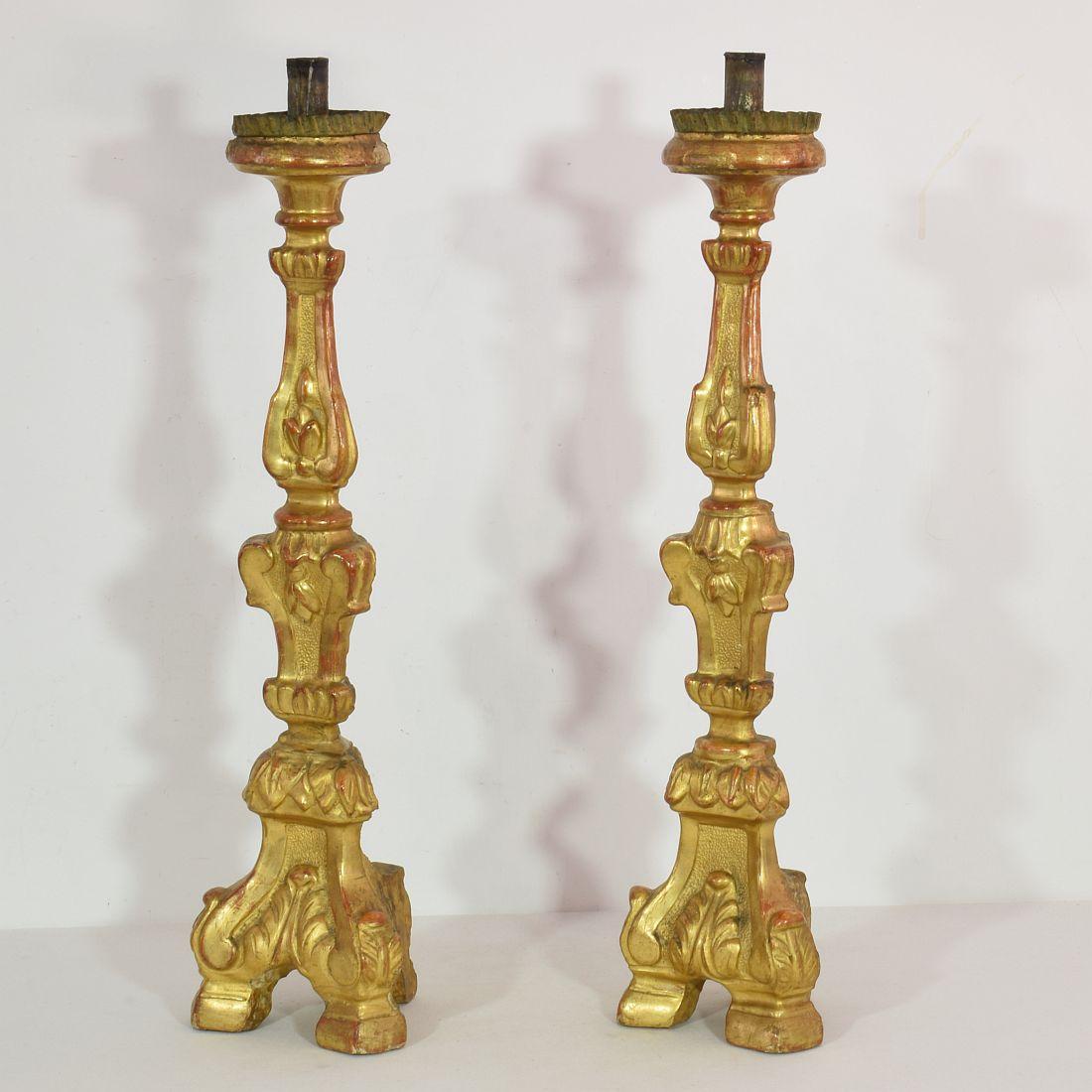 Hand-Carved Couple of Late 18th Century Italian Neoclassical Giltwood Candleholders