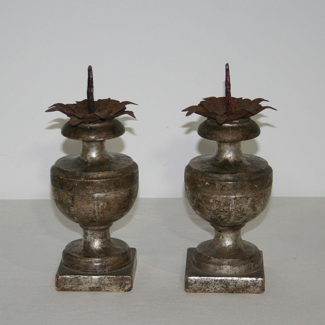 Couple of Late 18th Century Italian Neoclassical Silvered Candlesticks In Good Condition In Buisson, FR