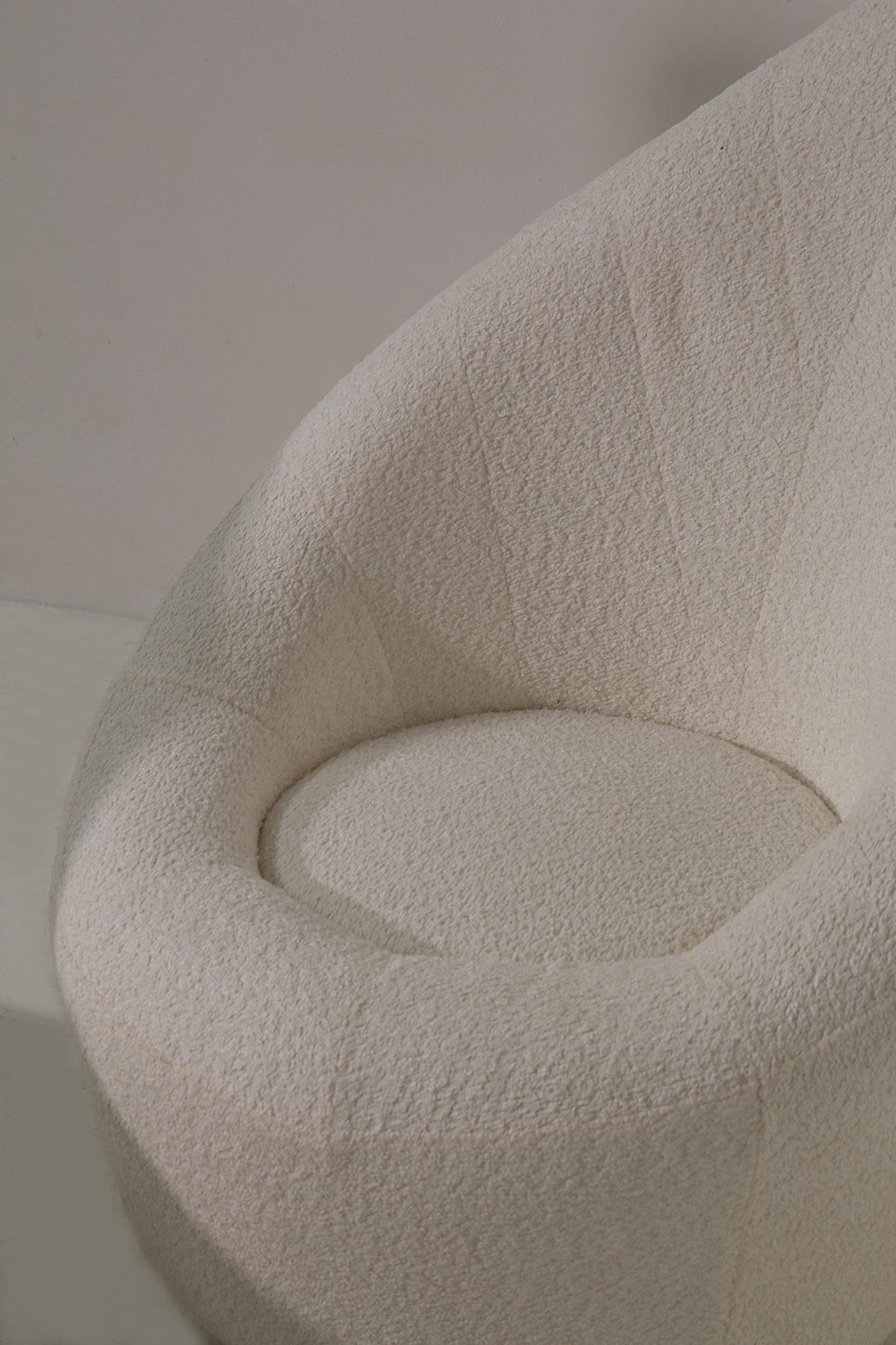 Couple de fauteuils bouclés français en forme de feuilles Bon état - En vente à Milano, IT