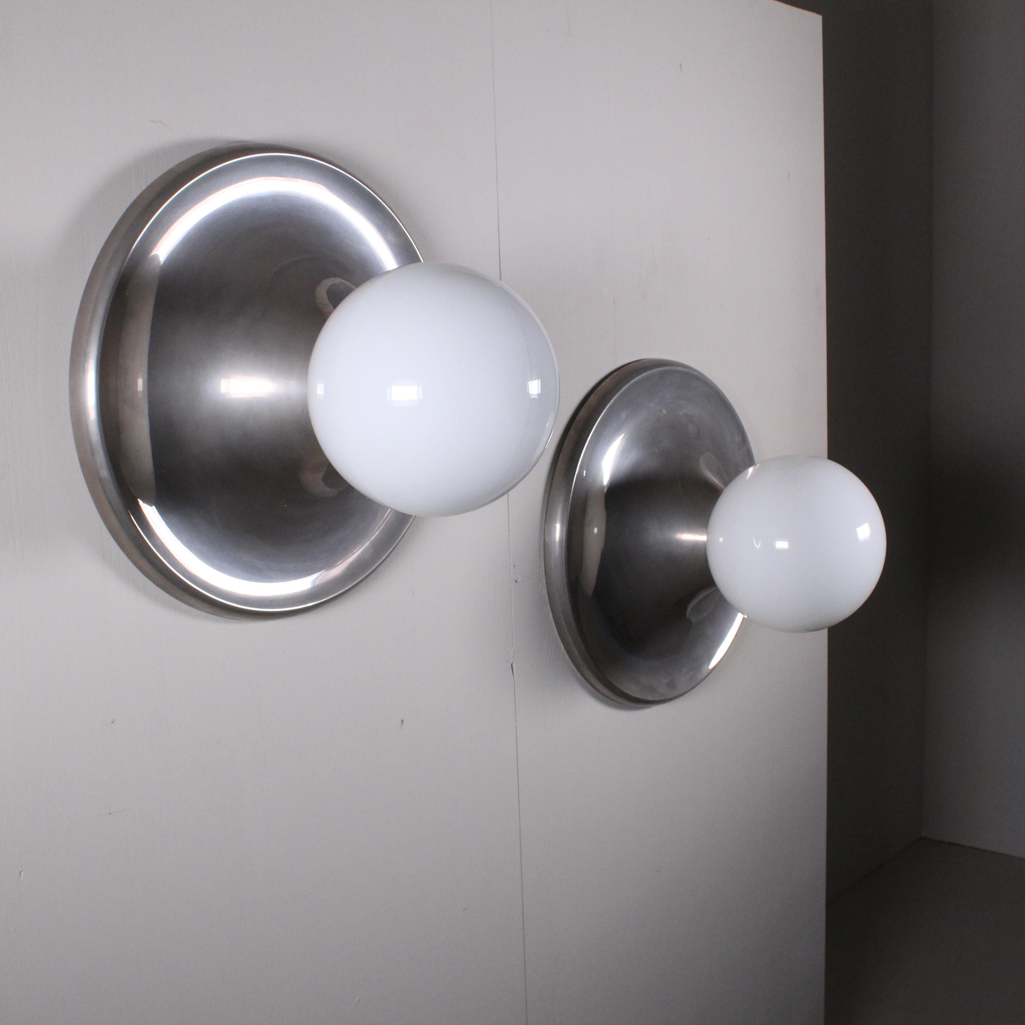 Couple of Light ball sconces by Achille and Piergiacomo Castiglioni  For Sale 3