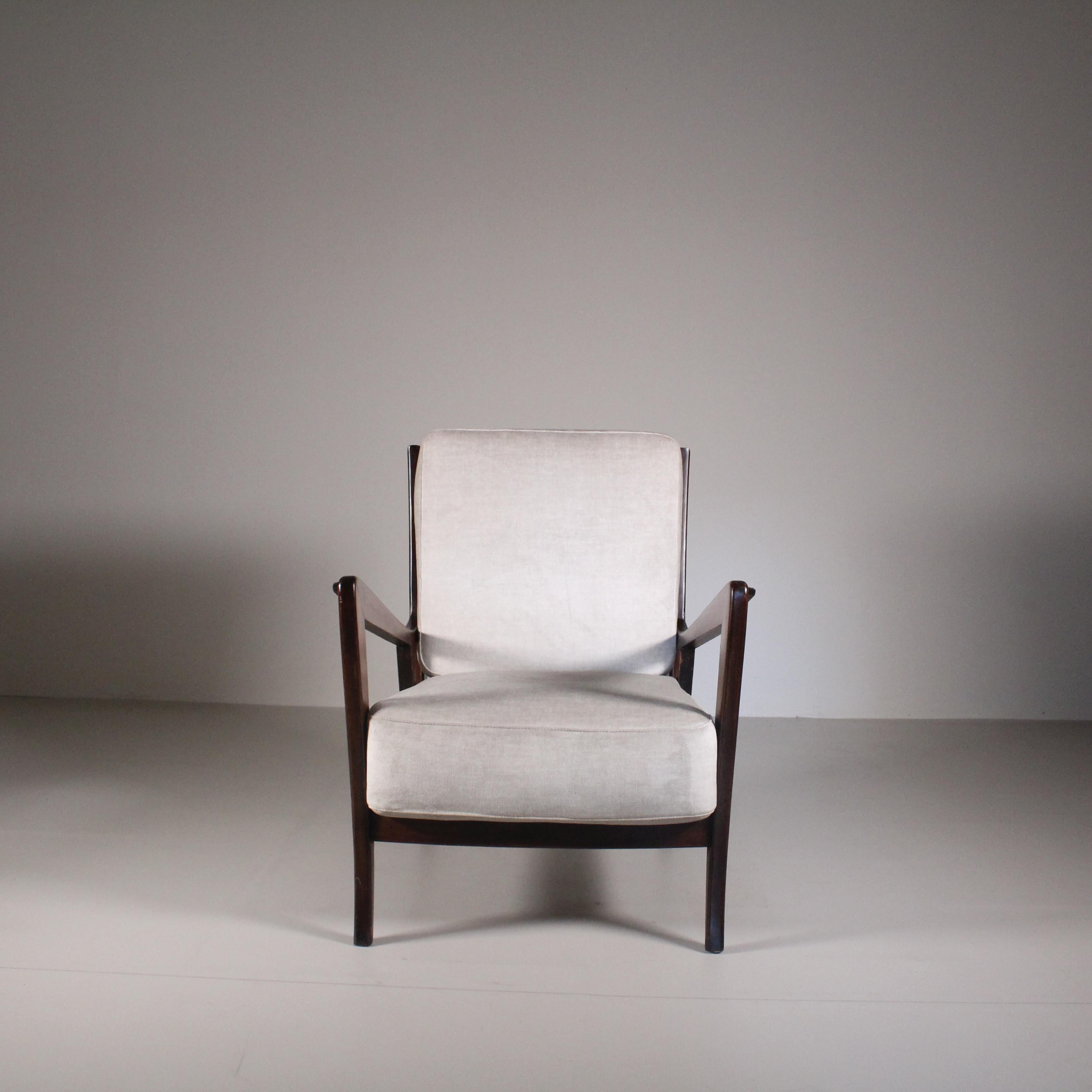 Mid-Century Modern Couple of mid-century armchair For Sale