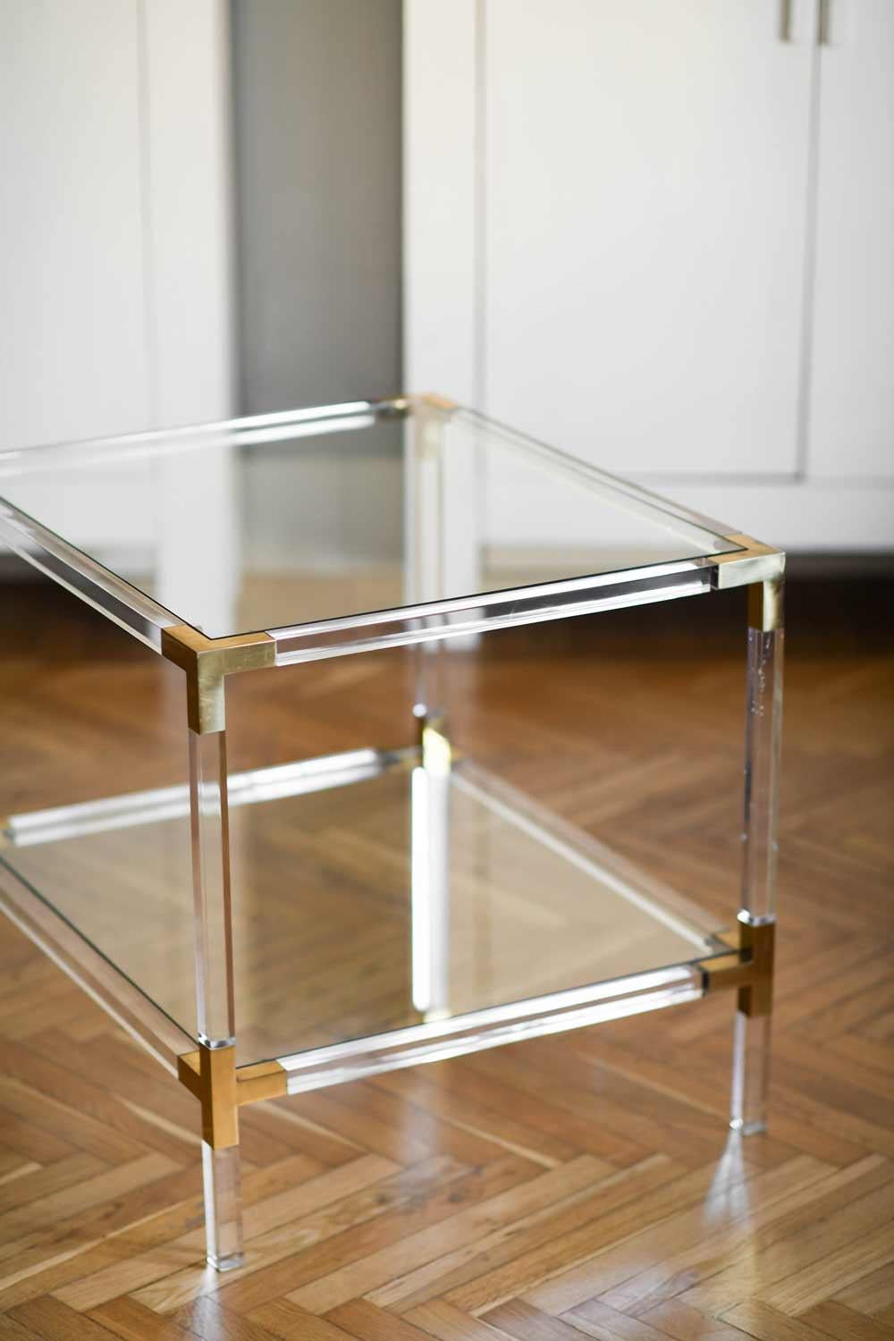 Couple of Plexi Coffee Tables with Brass Details and Crystal Top, 1980 In Good Condition For Sale In Roma, RM