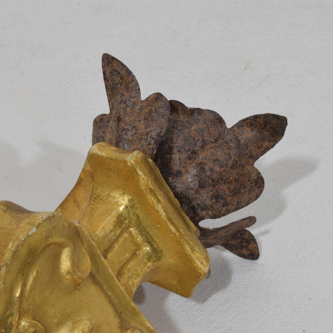 Coppia di piccoli portacandele in legno dorato neoclassico italiano della fine del XVIII secolo in vendita 4