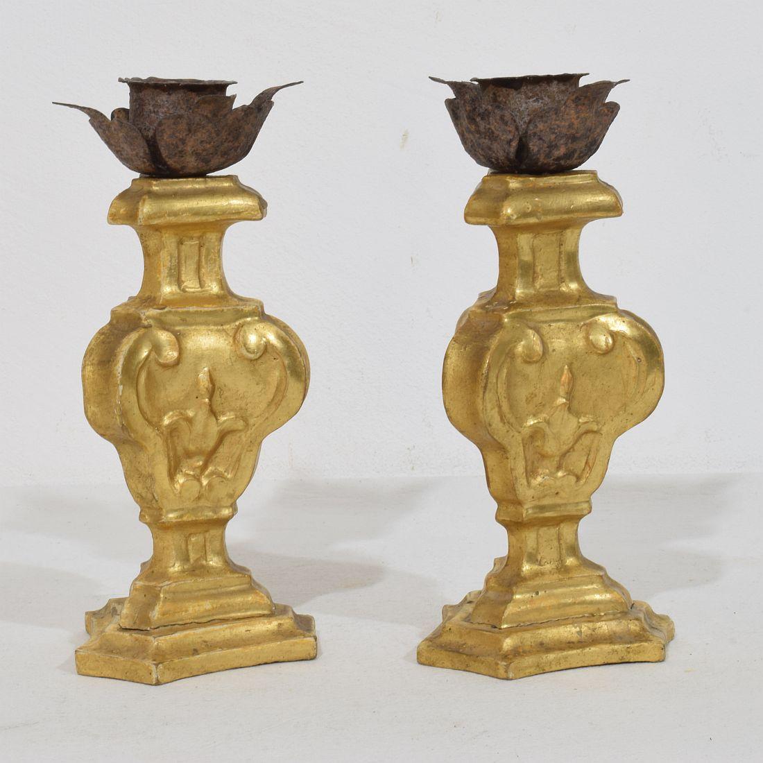 18th Century and Earlier Couple of Small Late 18th Century Italian Neoclassical Giltwood Candleholders For Sale