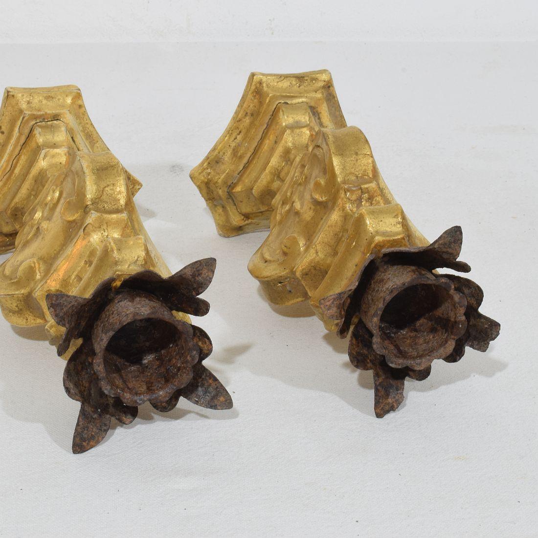 Couple of Small Late 18th Century Italian Neoclassical Giltwood Candleholders For Sale 3