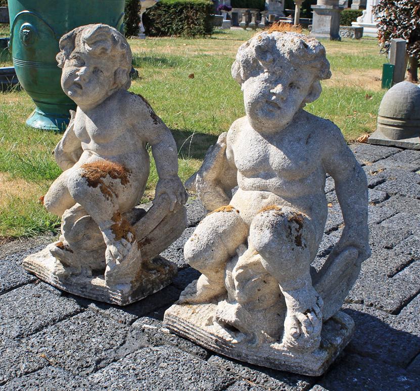 Couple of Statues 19th Century In Fair Condition In Udenhout, NL