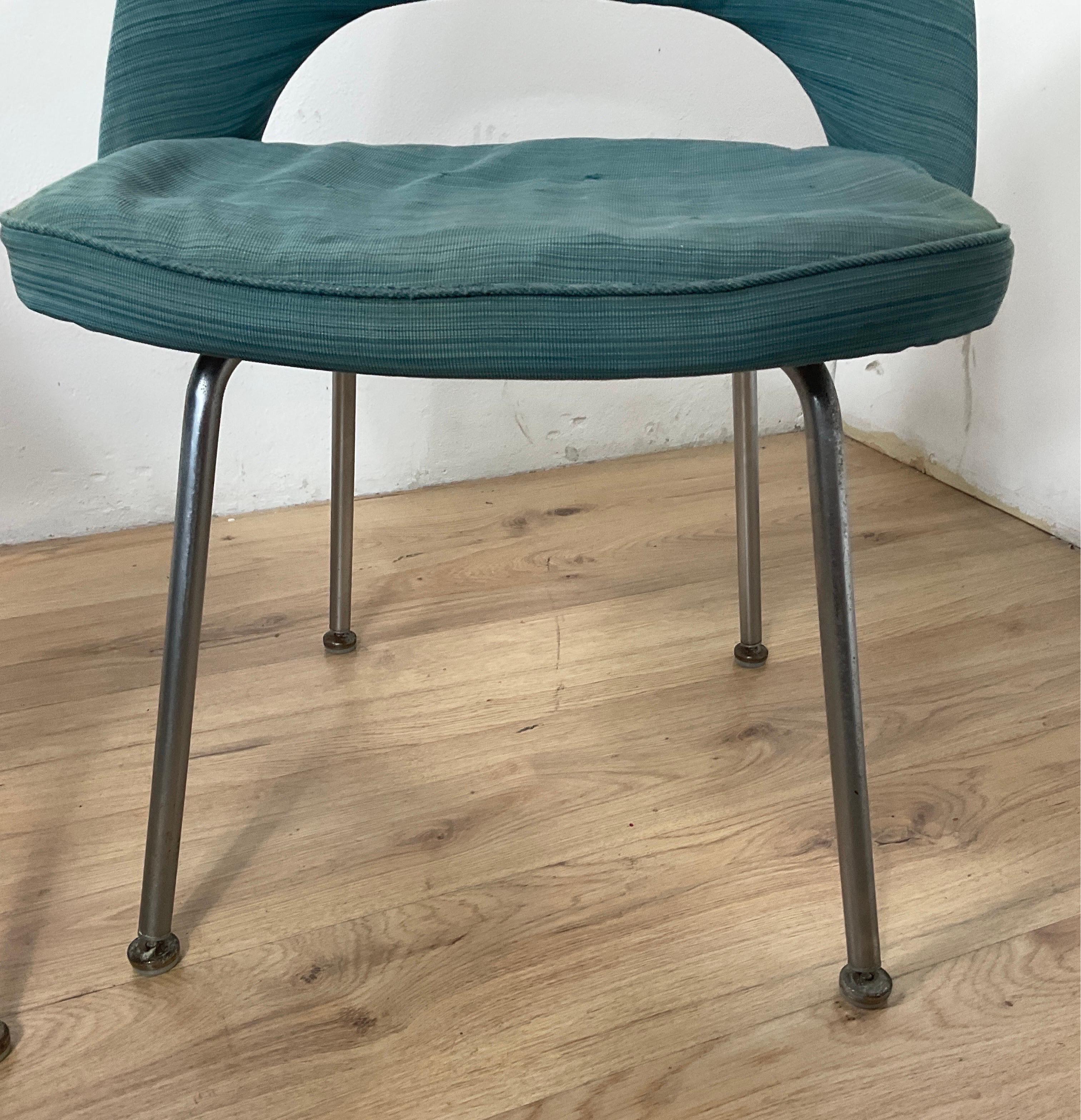 Couple Saarinen Conference Chair, Steel Legs For Sale 5