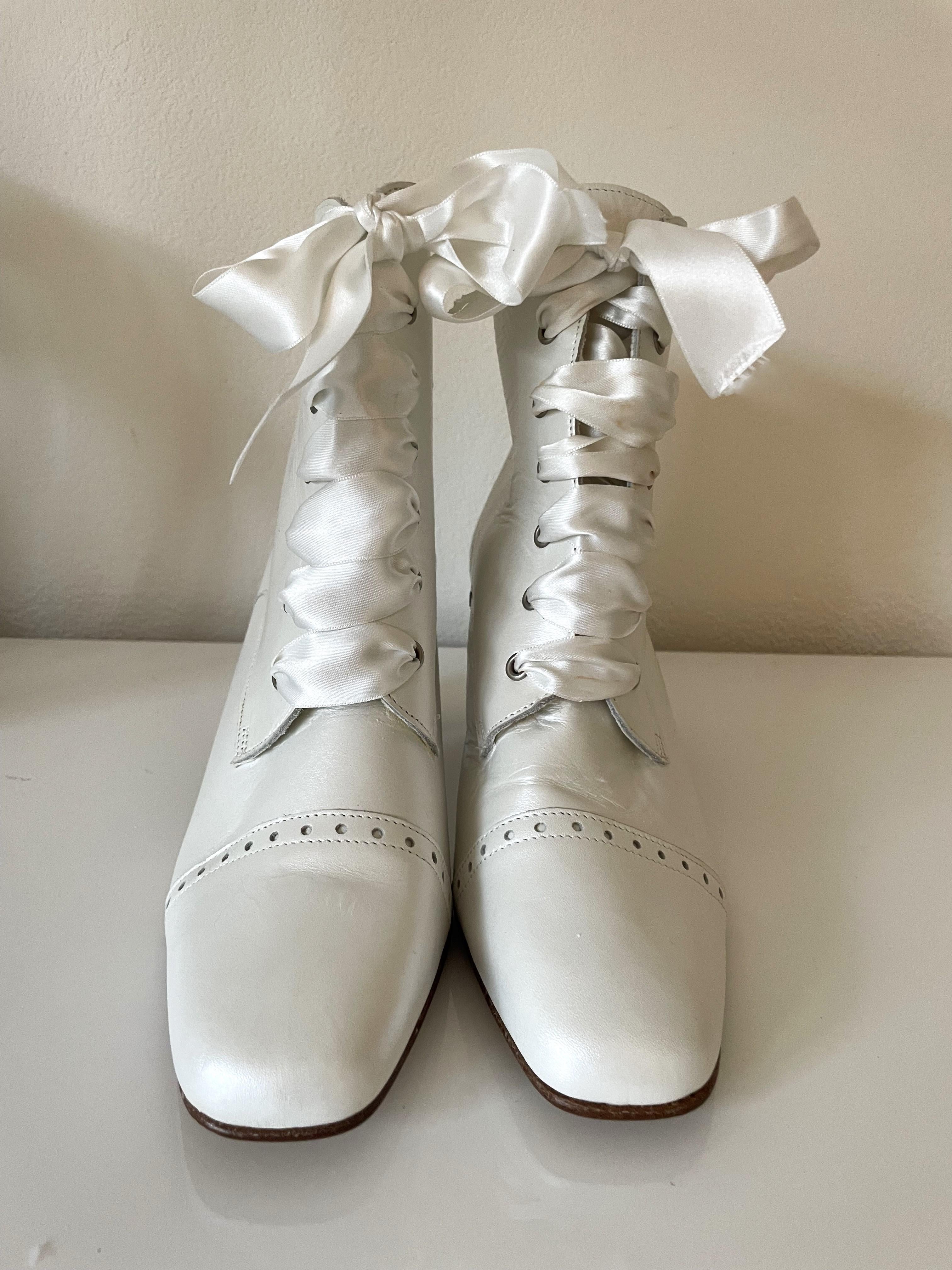 Courman Paris Bridal Shoes Boots White Leather 90s For Sale 2