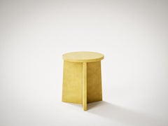 Taburete de hormigón Courmayer amarillo limón de Giovanni Tomasini para Forma&Cemento