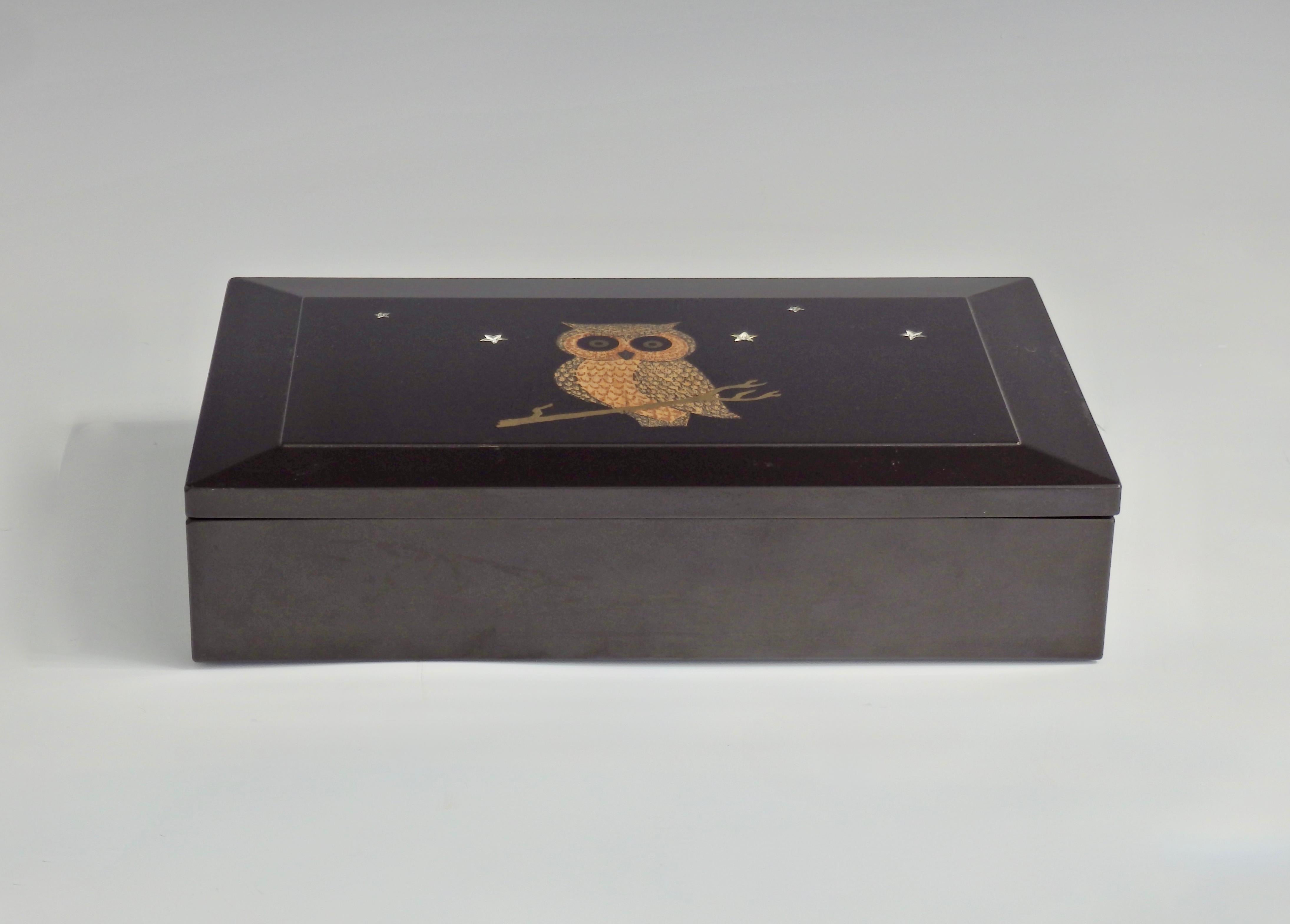 20th Century Couroc of Monterey Hinged Bakelite Dresser Top Accessory Box with Owl Inlay