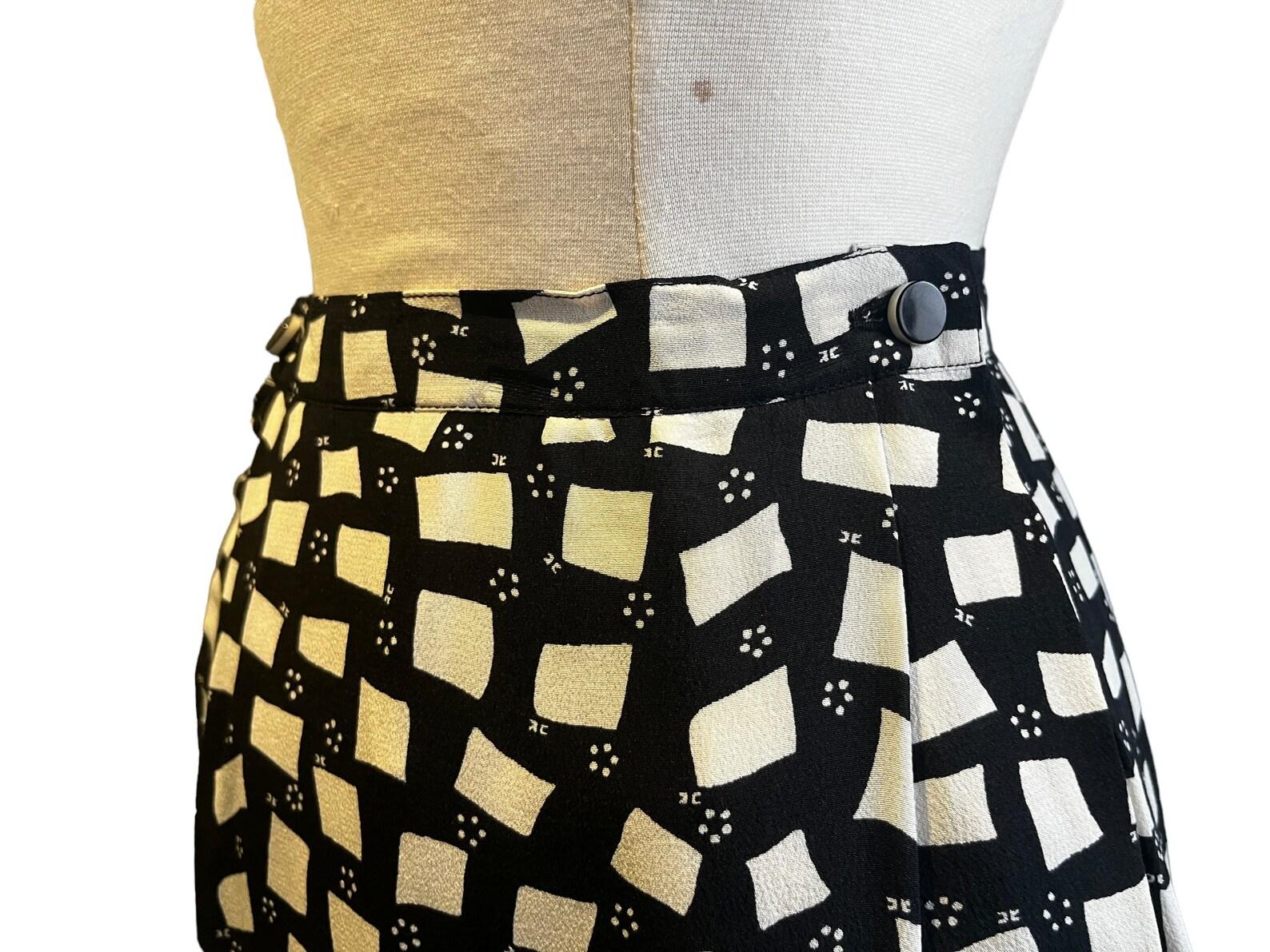 Courrèges Black and Ivory White Silk Skirt, Circa 1970s For Sale 1