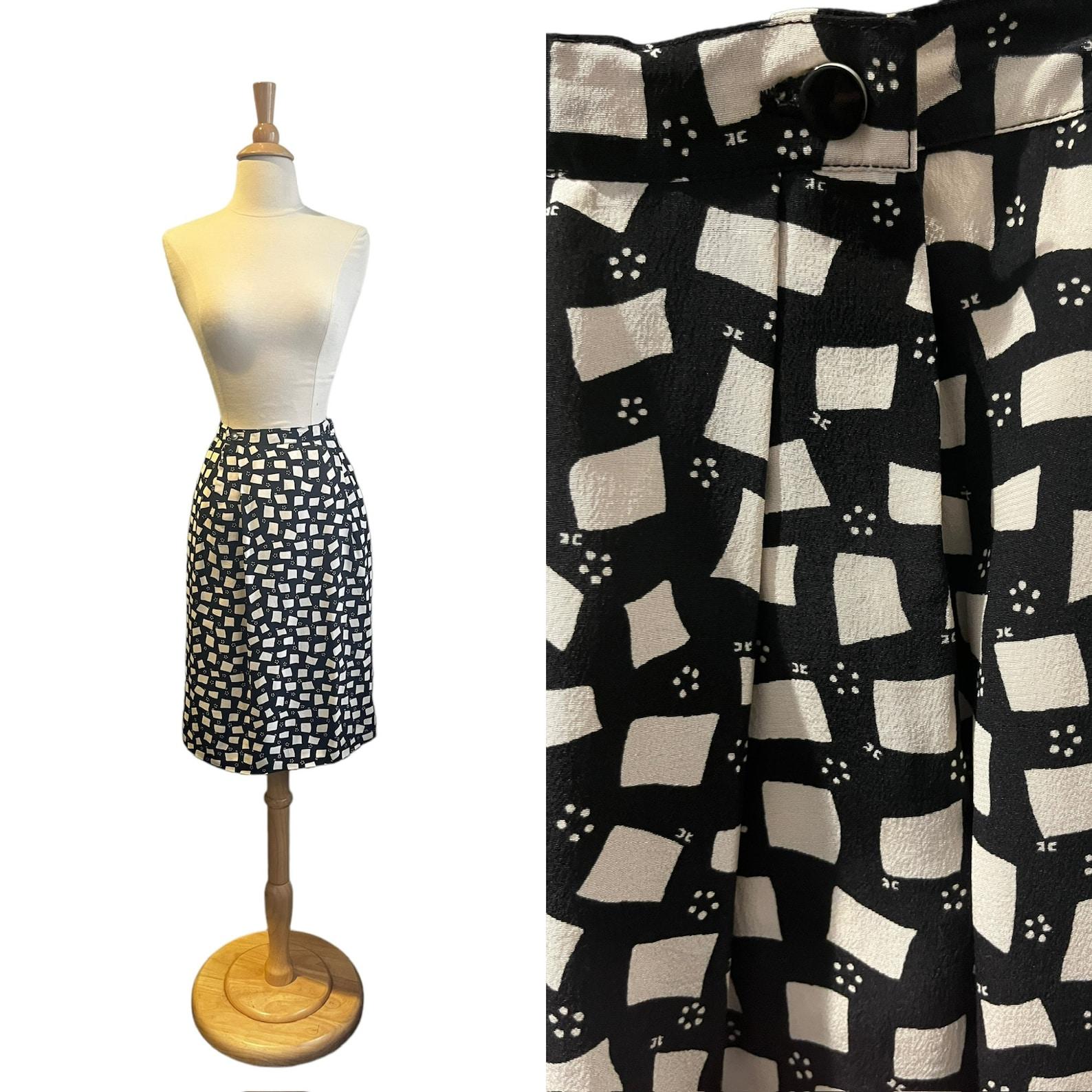 Courrèges Black and Ivory White Silk Skirt, Circa 1970s For Sale 3