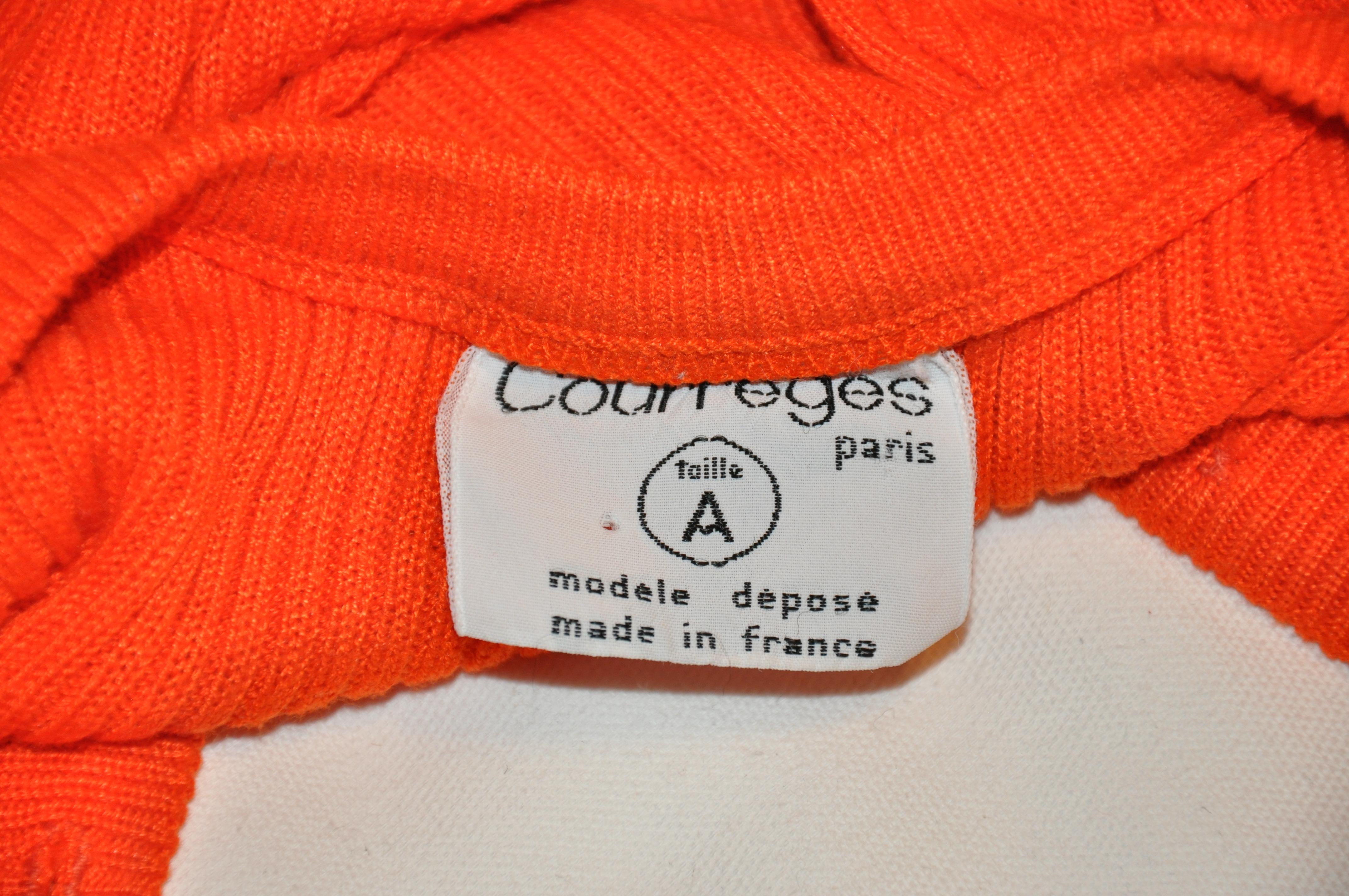 Courreges whimsical bold tangerine with signature logo patch cotton-blend knitted tee is sized 