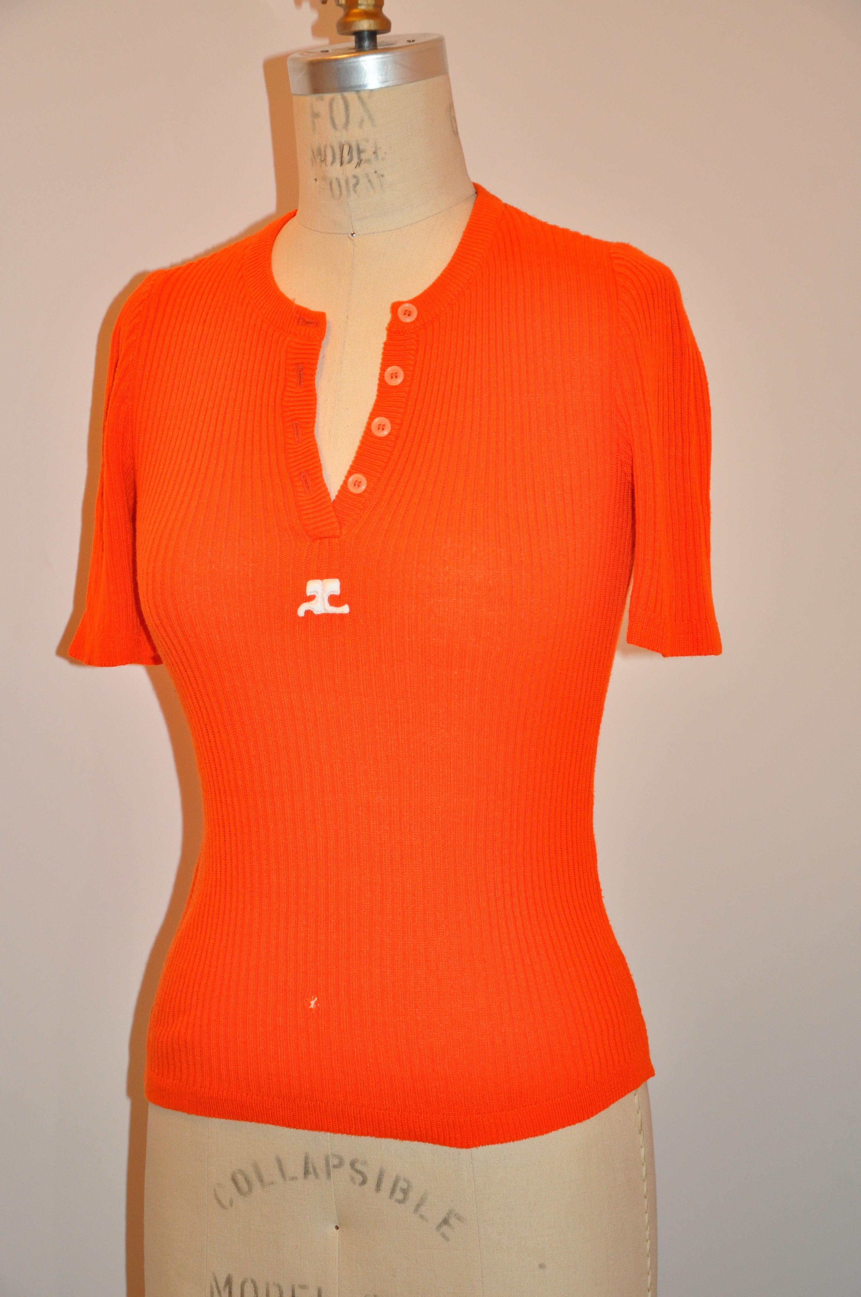 Courreges Bold Tangerine with Signature Logo Patch Cotton-Blend Knitted Tee In Fair Condition For Sale In New York, NY