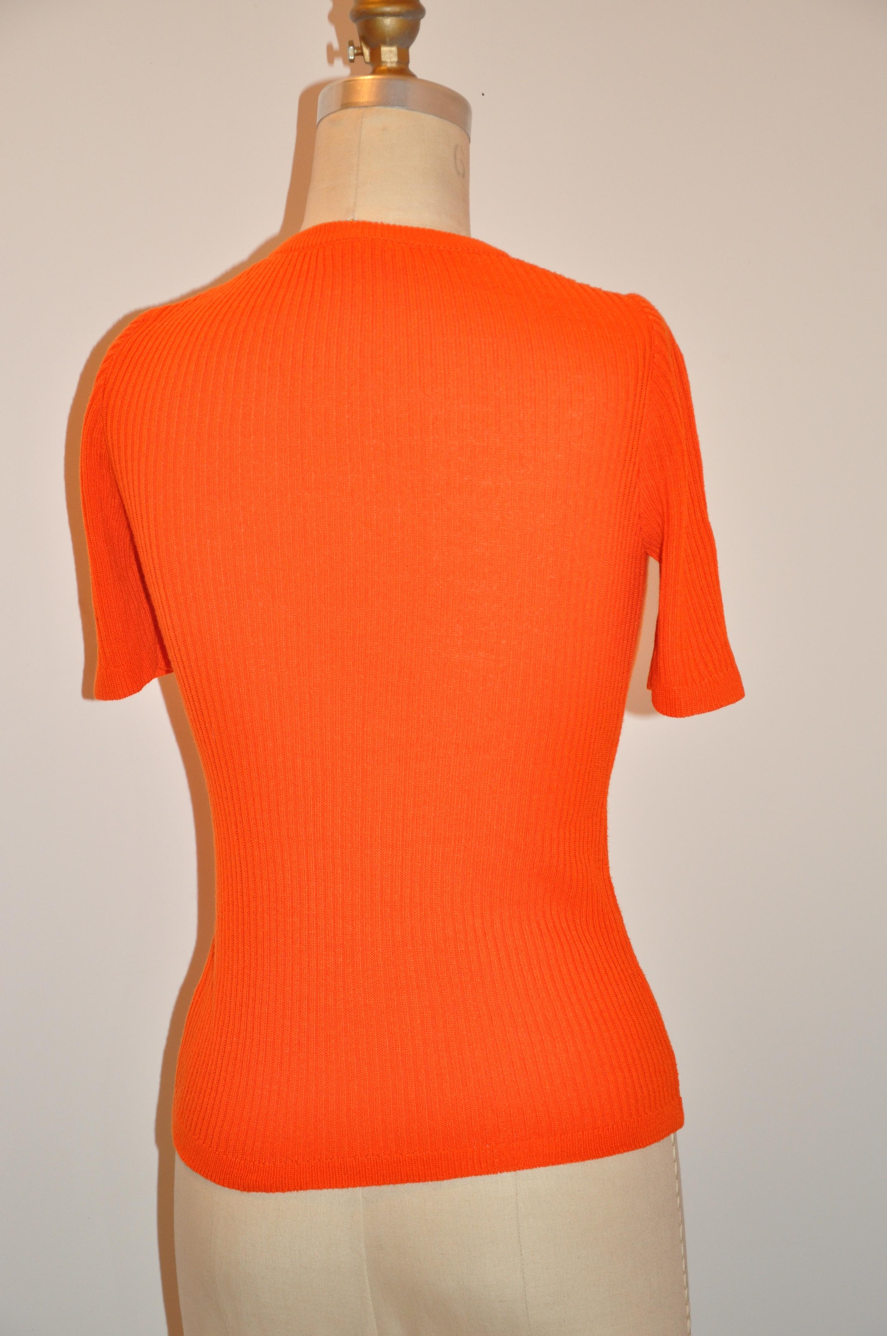 Courreges Bold Tangerine with Signature Logo Patch Cotton-Blend Knitted Tee For Sale 3