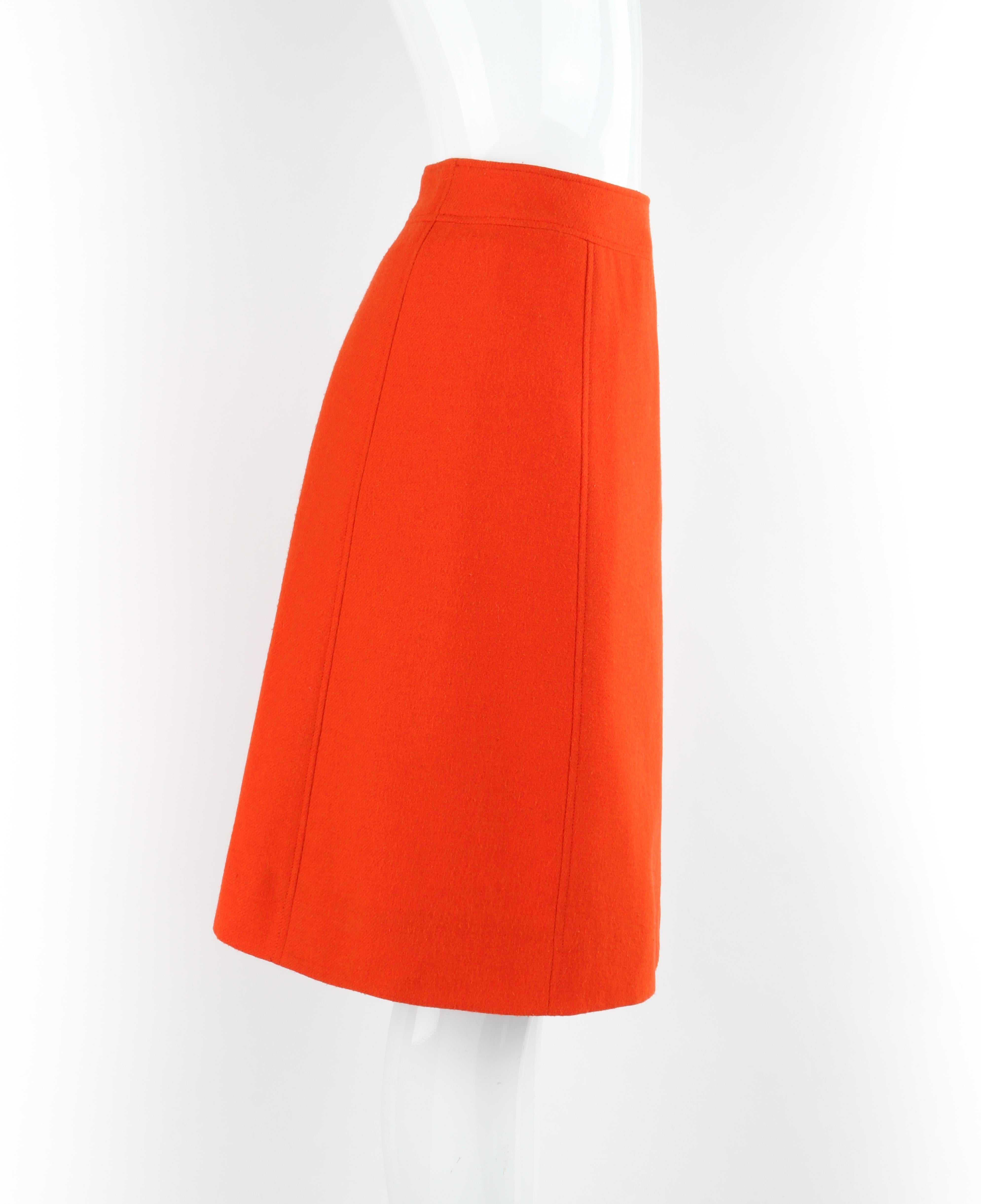 COURREGES um 1970 Orangefarbene Wolle Classic Tailored A-Line Knielanger Rock Damen im Angebot
