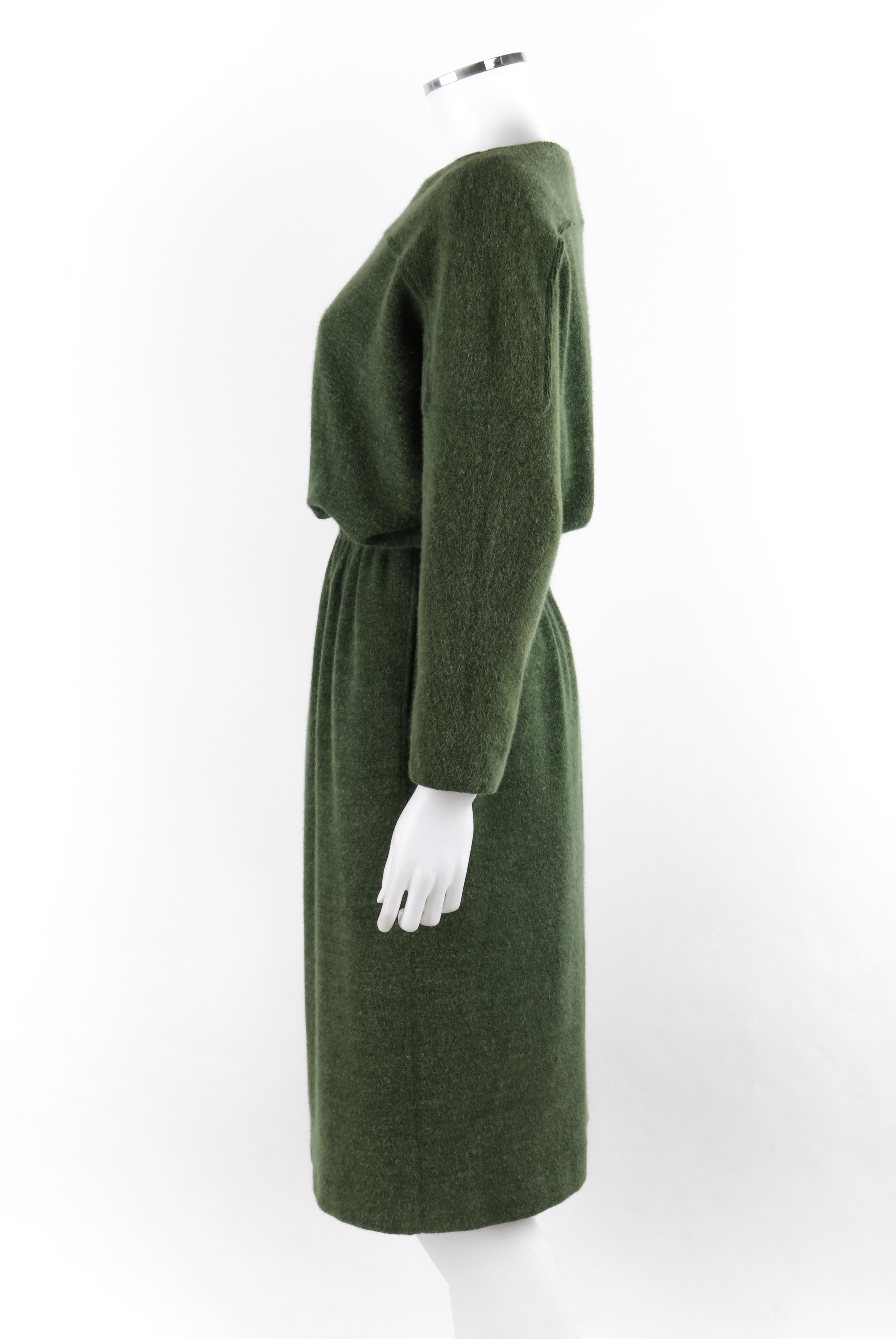 COURREGES c.1980’s Forest Green Knit Long Sleeve Cinched Waist Midi Tunic Dress In Good Condition In Thiensville, WI