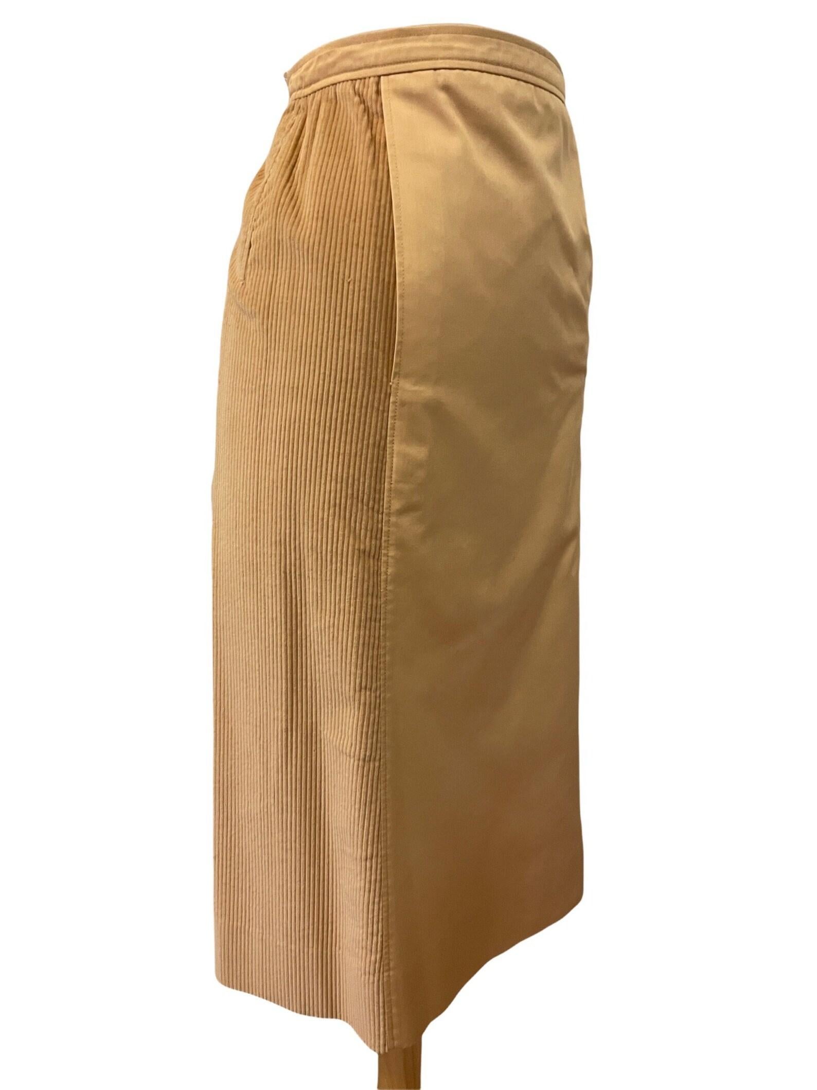Courrèges cotton corduroy skirt In Excellent Condition In Brooklyn, NY