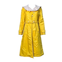 Courreges Hyperbole Early Yellow Nylon Sherpa Lined Raincoat Dress, 1970er Jahre