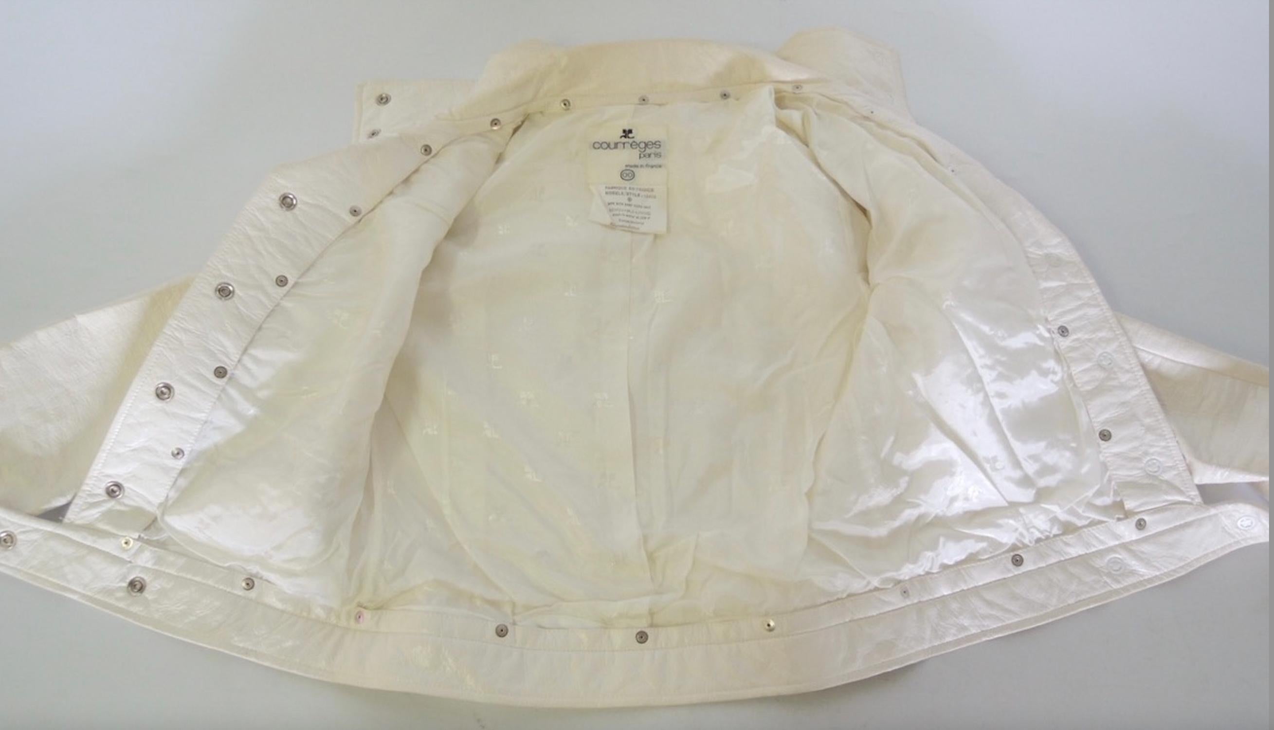 Courreges Iconic White Cropped Logo Jacket For Sale 5