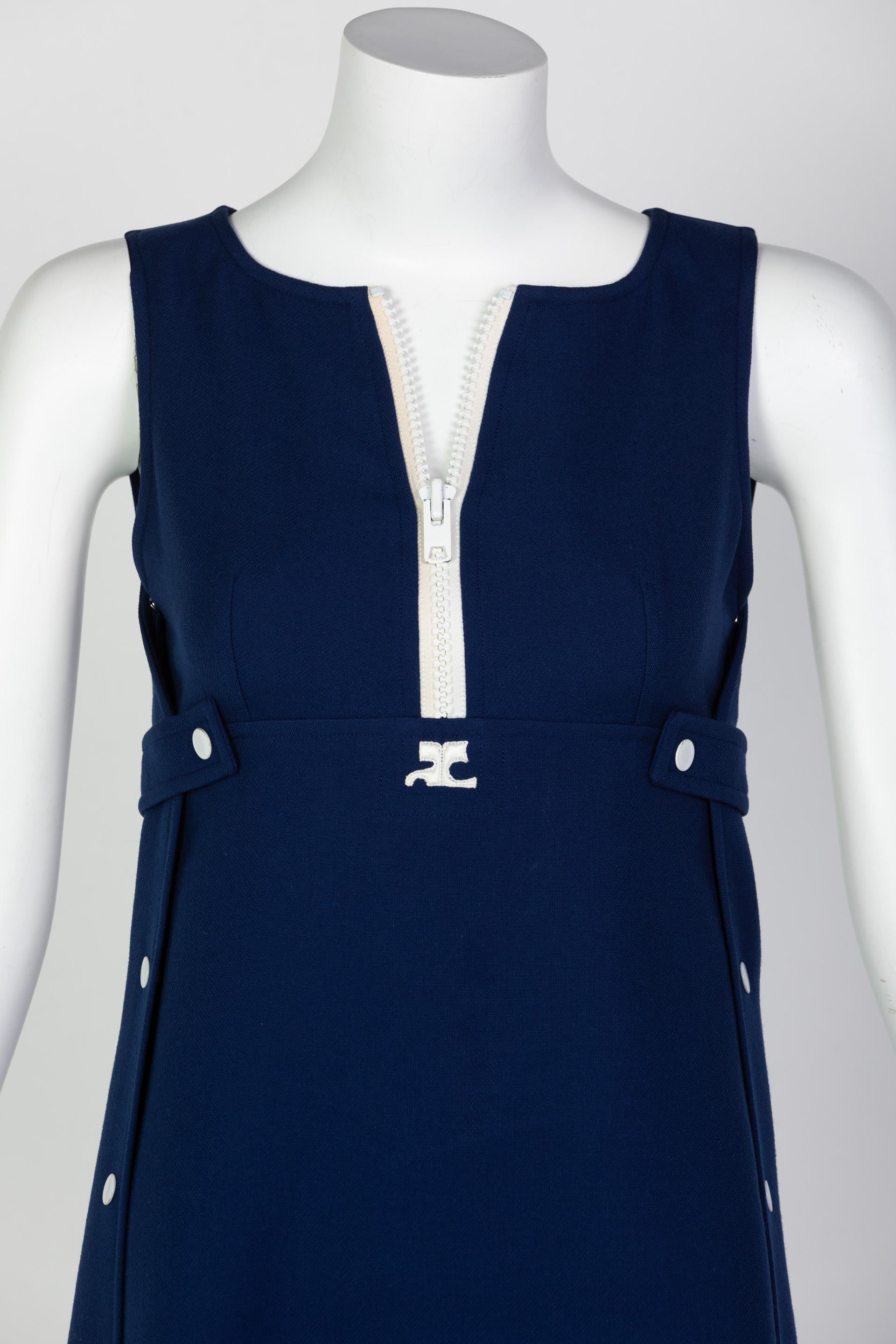 Courreges Numbered Couture Navy White Wool Zipper Mod Space-Age Dress, 1970s For Sale 3