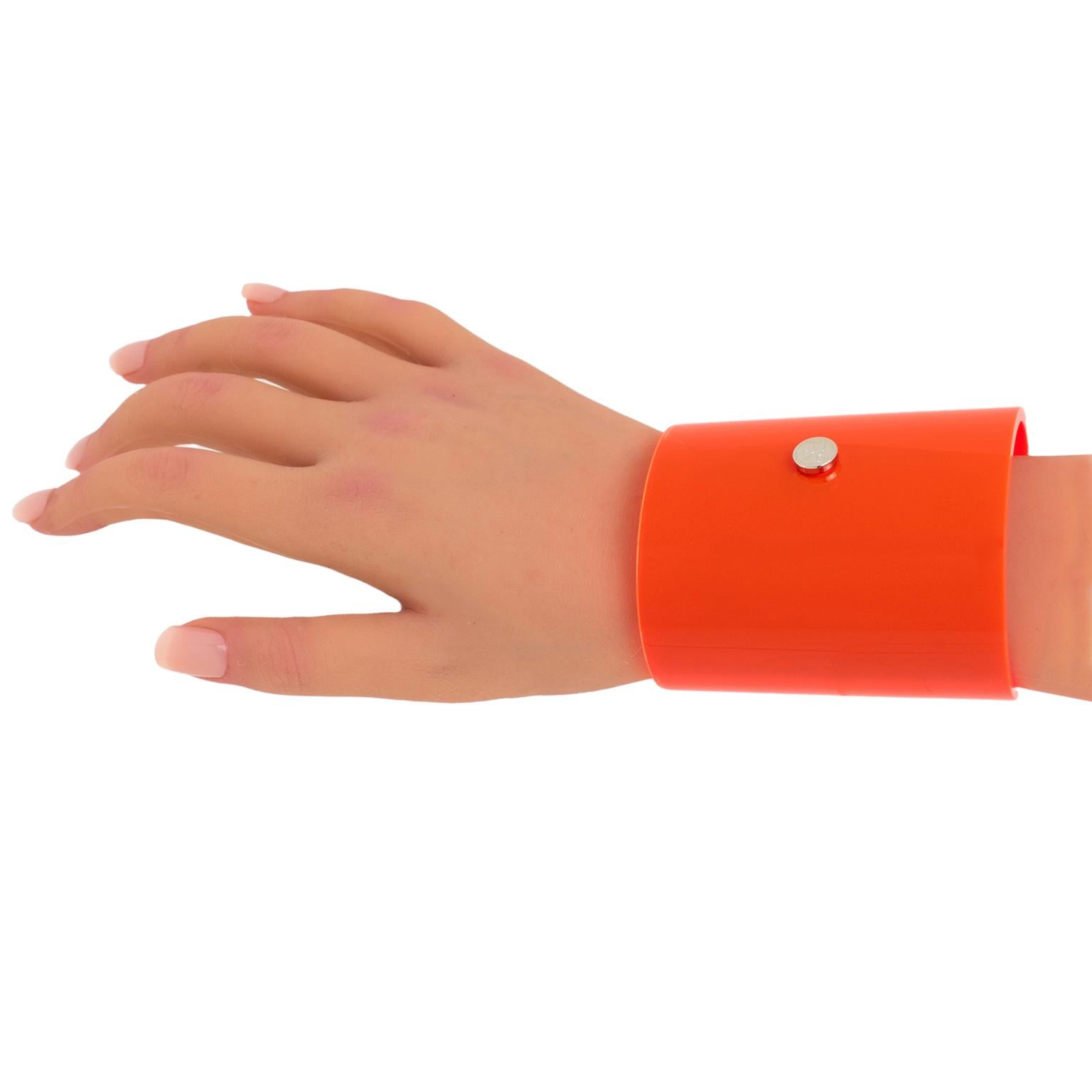 Courreges Paris Neon Orange Harz Lucite Manschette Armreif Armband im Angebot 5