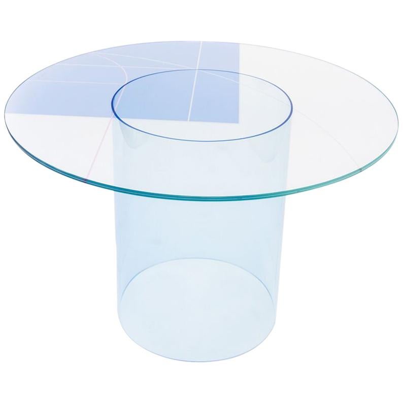 Table de salle à manger ronde Court 1 par Pieces, plateau moderne en verre imprimé avec base en acrylique en vente